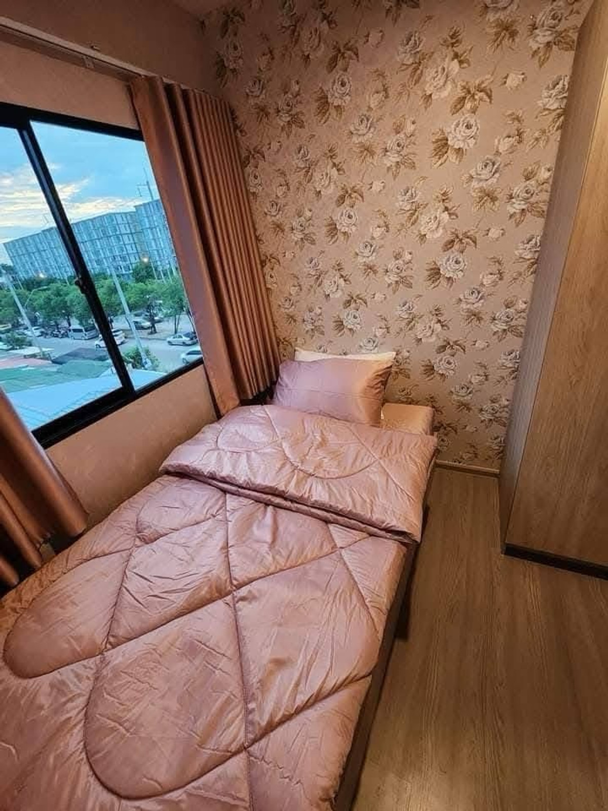 ให้เช่าคอนโดลาดกระบัง สุวรรณภูมิ : #R9722 🎉 230369 ให้เช่าคอนโด Condo Me Onnut-Rama 9  (รหัสเดิม R612)