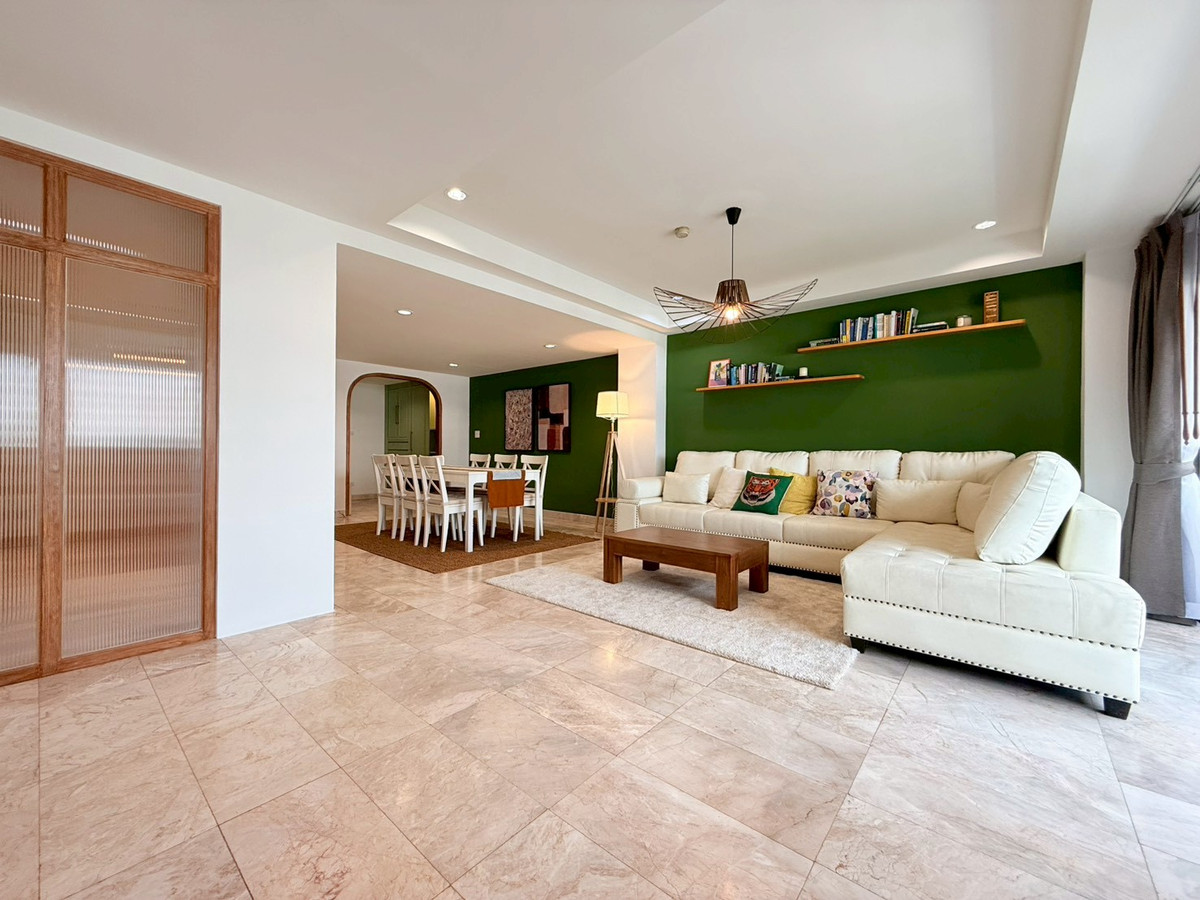 For RentCondoSukhumvit, Asoke, Thonglor : 🌁🎊 Ruamjai Heights, Sukhumvit 15 Condo for rent, newly renovated, super modern, 3 bedrooms, in the heart of Sukhumvit 