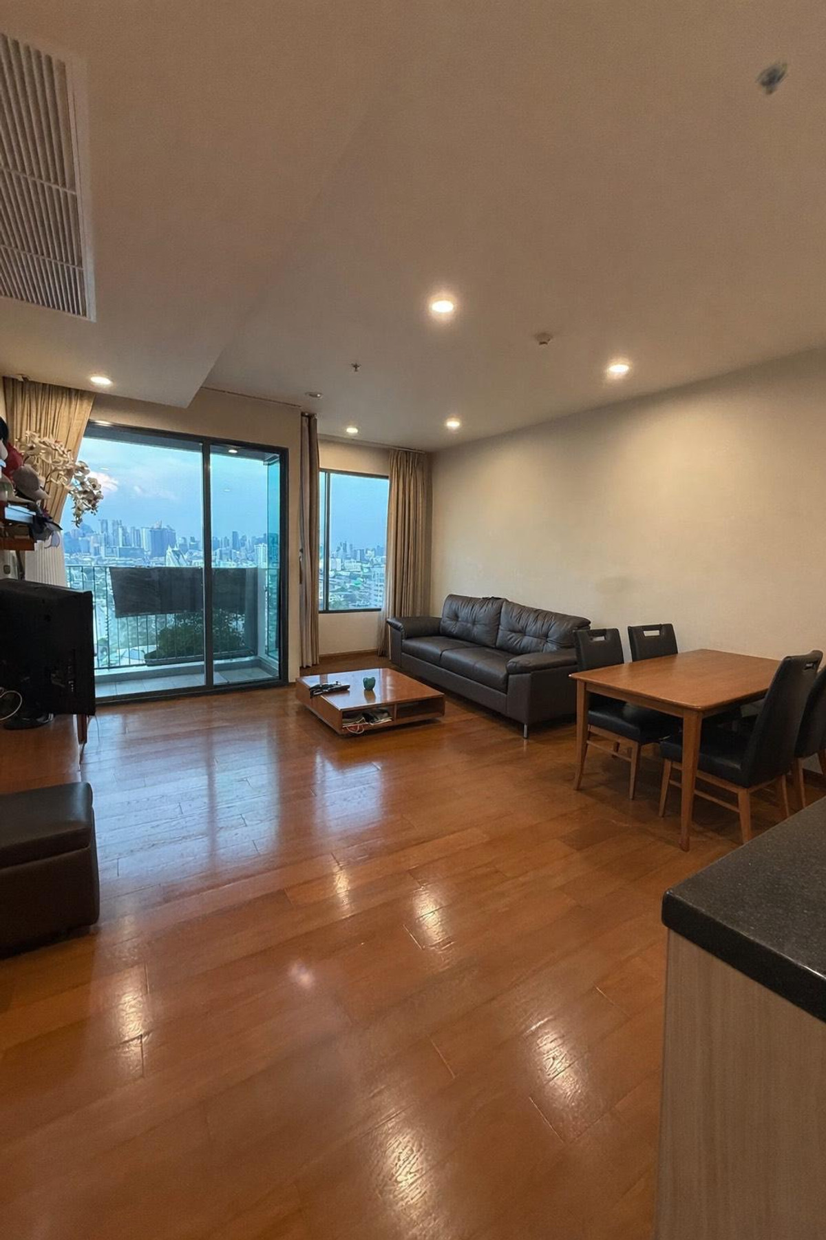 ให้เช่าคอนโดพระราม 3 สาธุประดิษฐ์ : ให้เช่า Parco Condominium 2BD ชั้นสูง ห้องมุม วิวแม่น้ำ