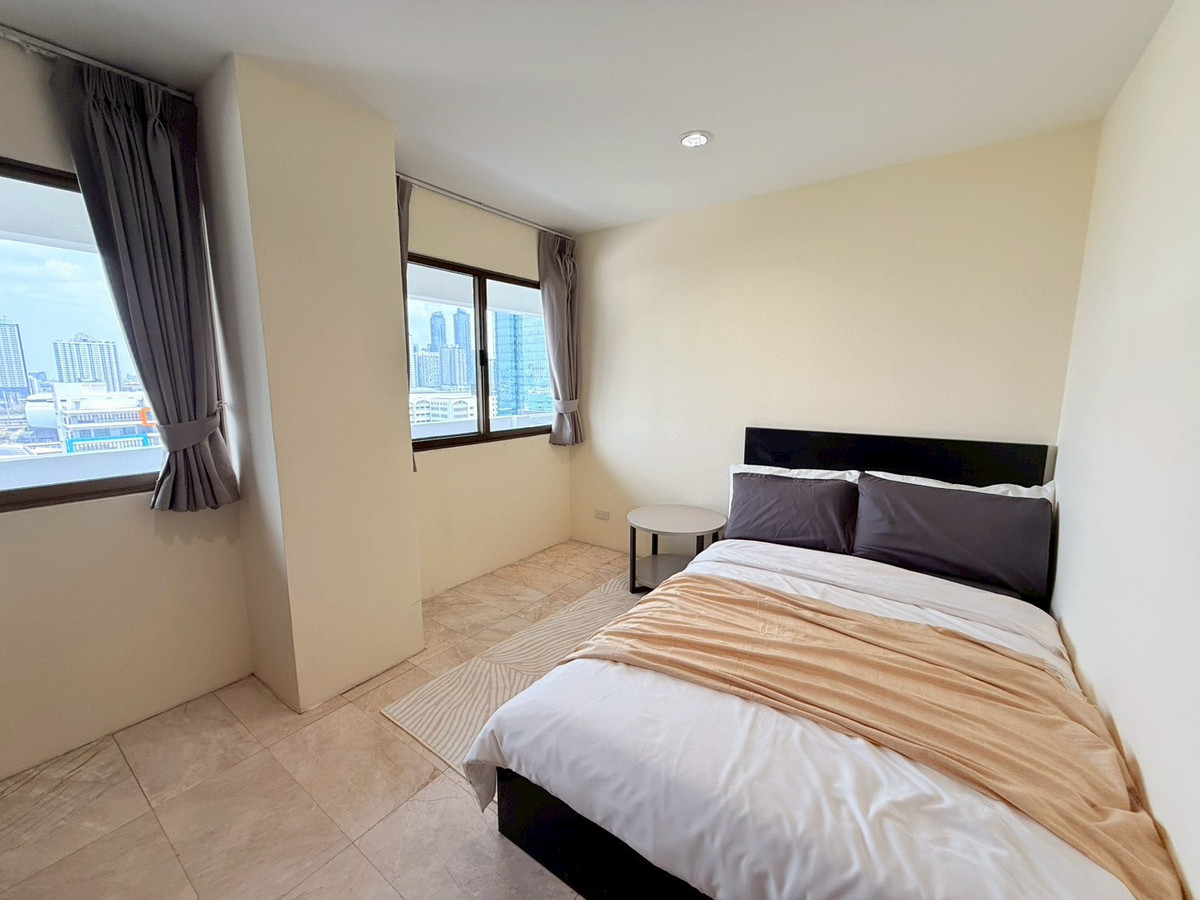 For RentCondoSukhumvit, Asoke, Thonglor : 🌁🎊 Ruamjai Heights, Sukhumvit 15 Condo for rent, newly renovated, super modern, 3 bedrooms, in the heart of Sukhumvit 