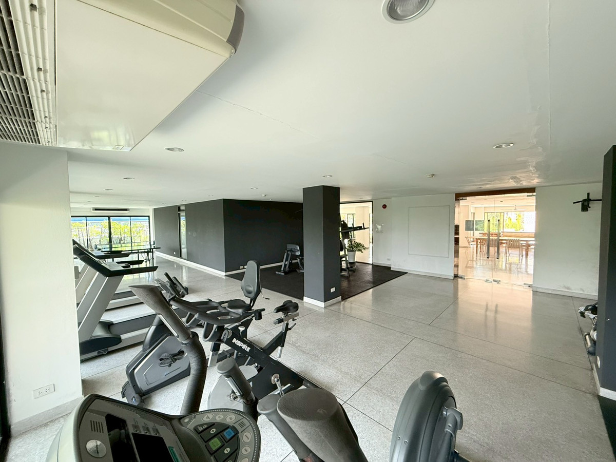 For RentCondoSukhumvit, Asoke, Thonglor : 🌁🎊 Ruamjai Heights, Sukhumvit 15 Condo for rent, newly renovated, super modern, 3 bedrooms, in the heart of Sukhumvit 