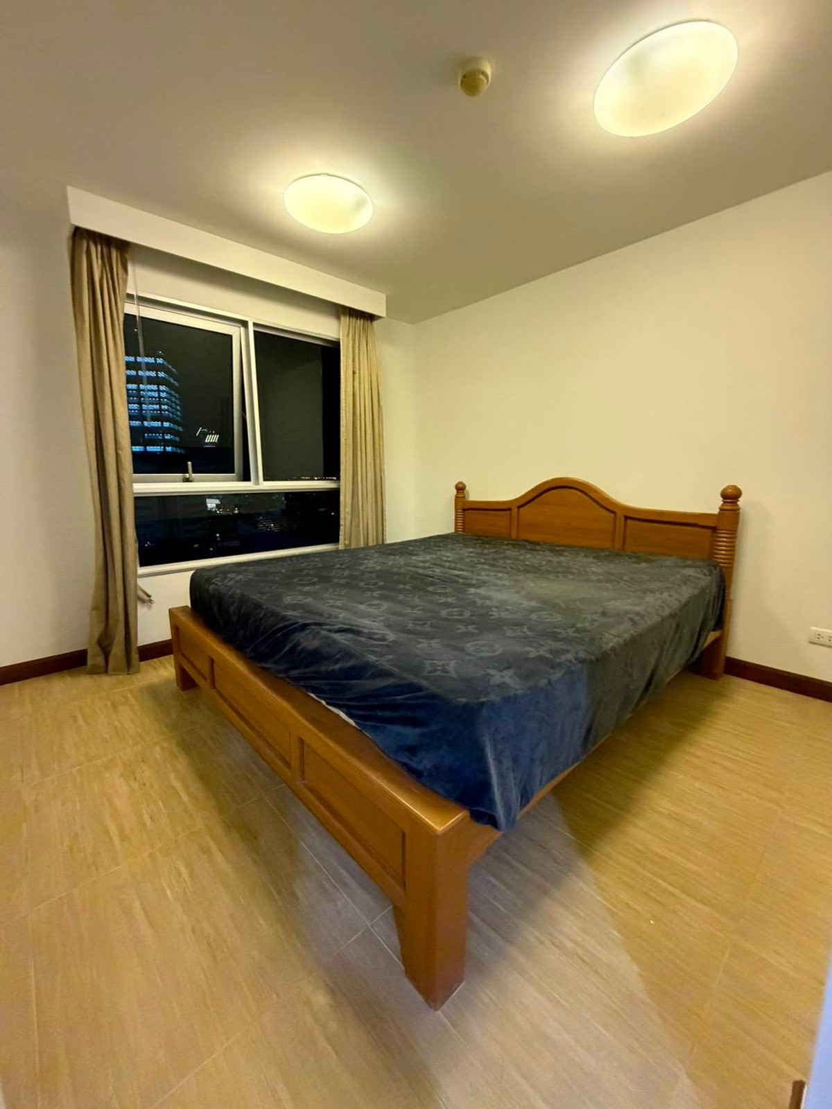 For RentCondoRama9, Petchburi, RCA : Condo room for rent, Belle Grand Rama 9, next to Central MRT Rama 9.