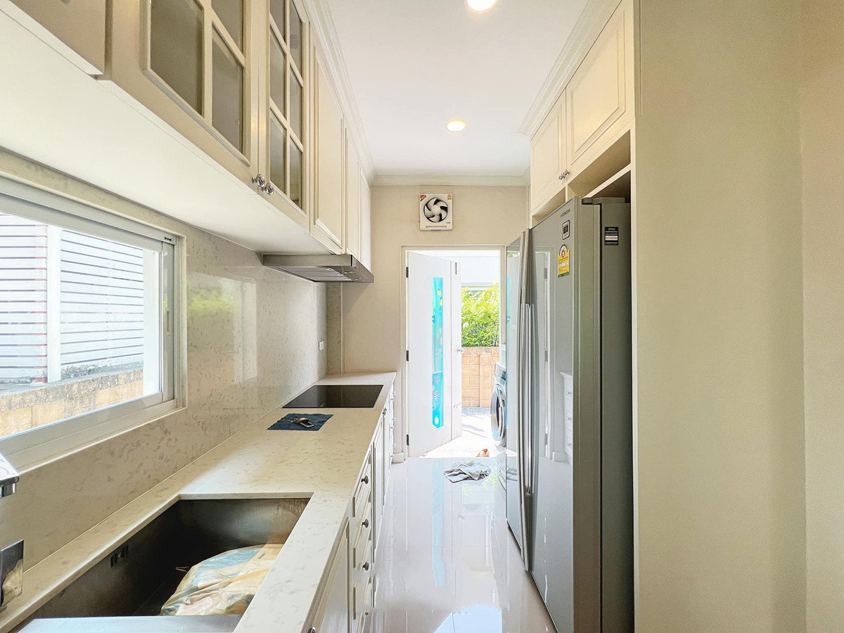 ขายบ้านพระราม 5 ราชพฤกษ์ บางกรวย : บ้านเดี่ยว คาซ่า พรีเมี่ยม ราชพฤกษ์-แจ้งวัฒนะ 55.6 ตร.ว. 3 นอน 3 น้ำ ตกแต่งพร้อมเข้าอยู่ ขายต่ำกว่าทุนที่ซื้อมา!!