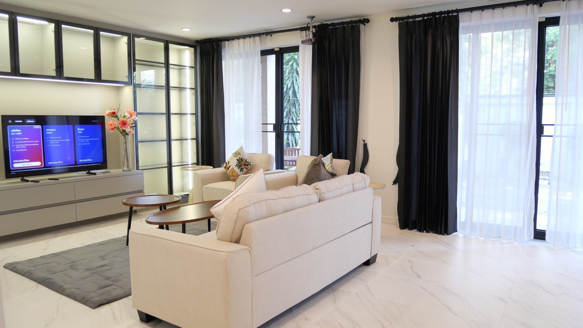 For RentHouseOnnut, Udomsuk : Single house for rent in Pridi area with swimming pool. Move in immediately, fully furnished, near St Andrews International School Bangkok 🏫