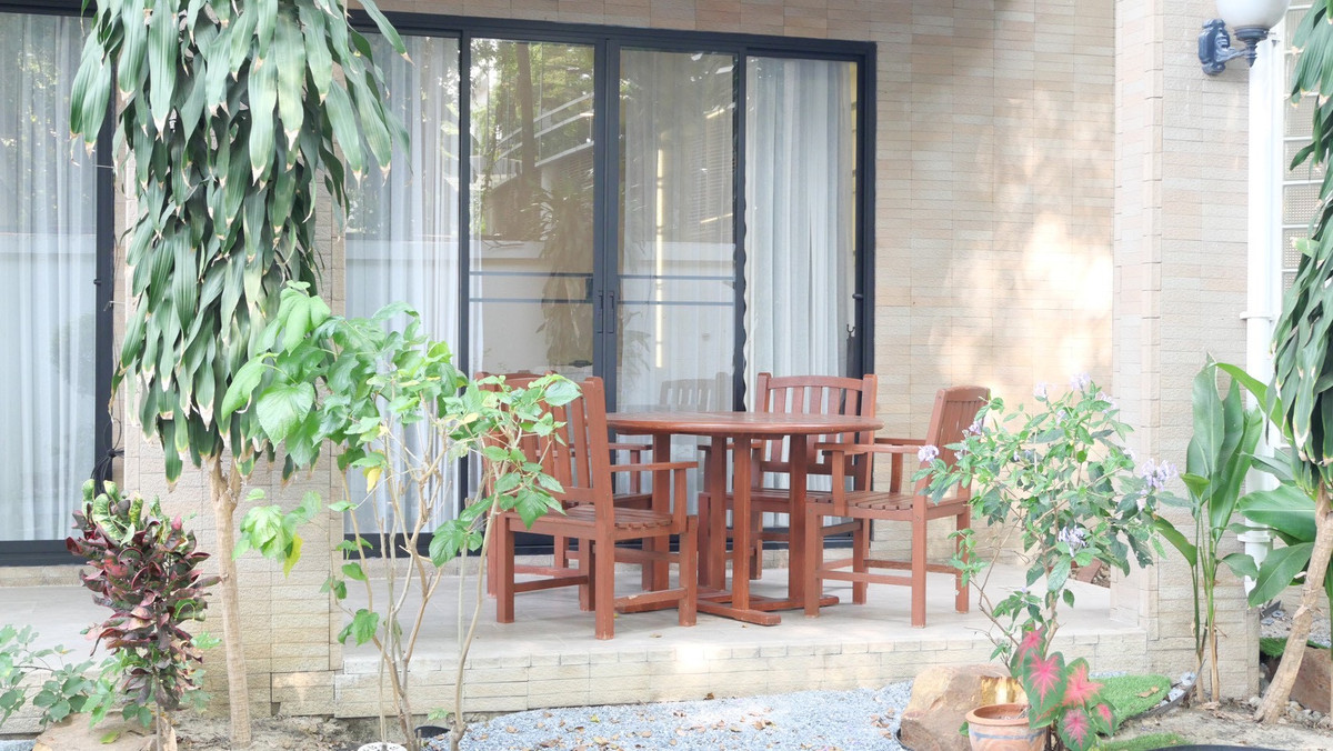 For RentHouseOnnut, Udomsuk : Single house for rent in Pridi area with swimming pool. Move in immediately, fully furnished, near St Andrews International School Bangkok 🏫
