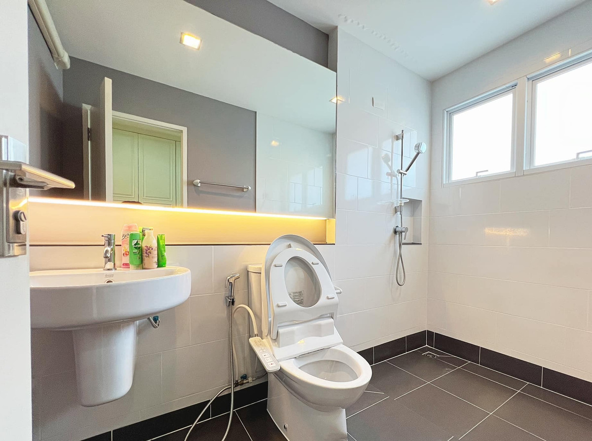 ขายบ้านพระราม 5 ราชพฤกษ์ บางกรวย : บ้านเดี่ยว คาซ่า พรีเมี่ยม ราชพฤกษ์-แจ้งวัฒนะ 55.6 ตร.ว. 3 นอน 3 น้ำ ตกแต่งพร้อมเข้าอยู่ ขายต่ำกว่าทุนที่ซื้อมา!!