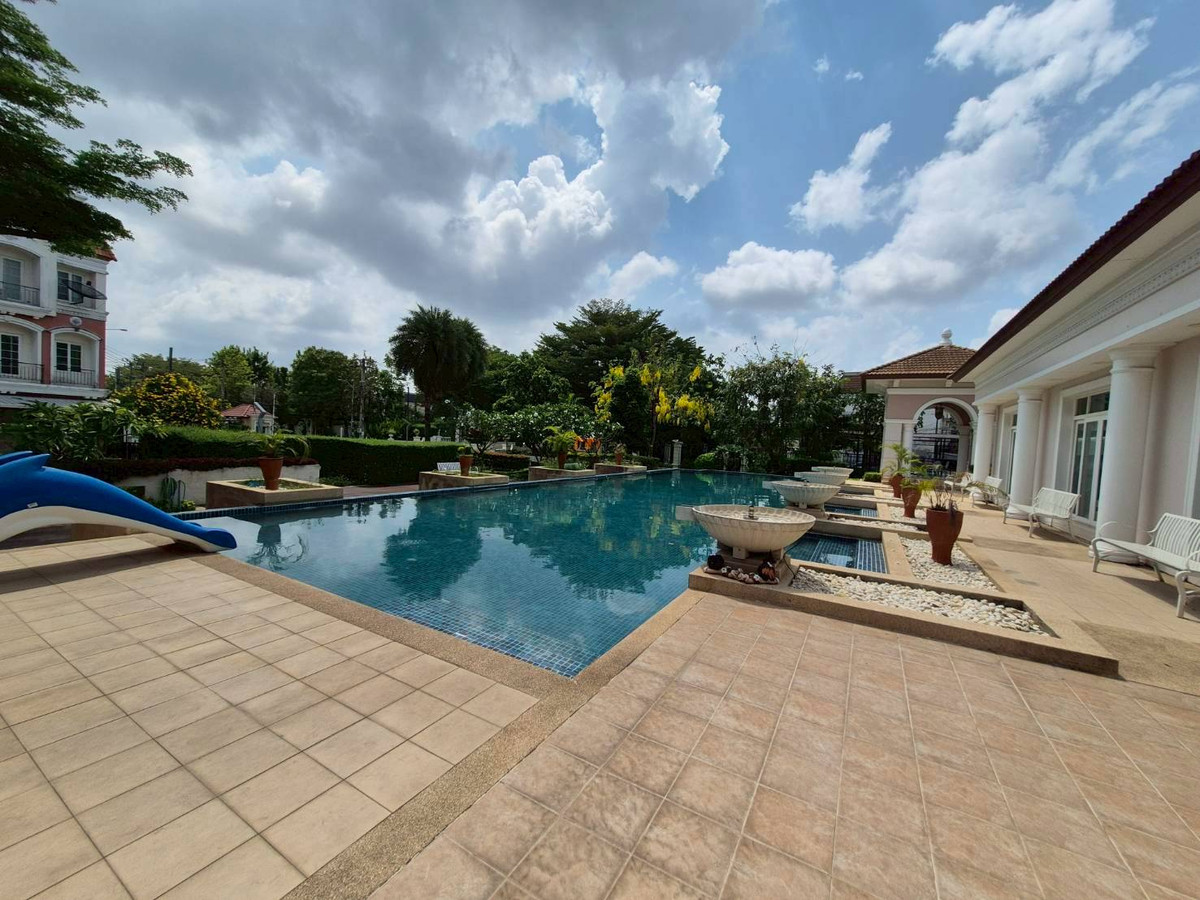 For RentTownhomeThaphra, Talat Phlu, Wutthakat : For rent, 3-story townhome, 3 bedrooms, 3 bathrooms, newly renovated, fully furnished, ready to move in, near BTS Bang Wa.