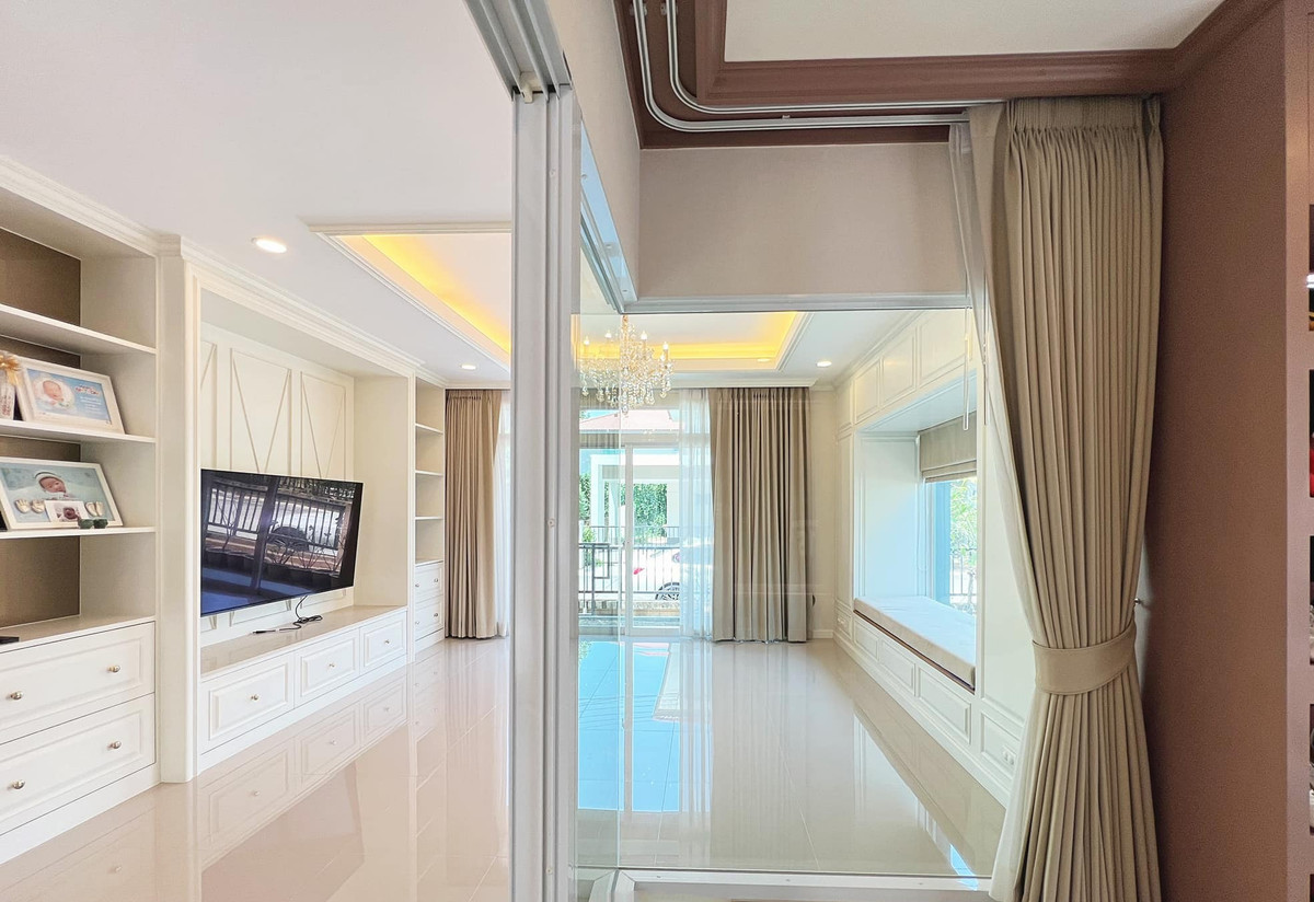 ขายบ้านพระราม 5 ราชพฤกษ์ บางกรวย : บ้านเดี่ยว คาซ่า พรีเมี่ยม ราชพฤกษ์-แจ้งวัฒนะ 55.6 ตร.ว. 3 นอน 3 น้ำ ตกแต่งพร้อมเข้าอยู่ ขายต่ำกว่าทุนที่ซื้อมา!!