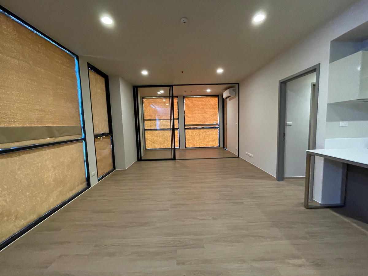 For SaleCondoSathorn, Narathiwat : [RARE CORNER UNIT] The Issara Sathorn 2BR Plus corner room, river view - Bang Kachao. Single house function @Chan-Sathorn Road Amazingly spacious area of ​​89.54 sq m., 26th floor, southeast direction, receives cool breezes, takes in the view of the Chao 