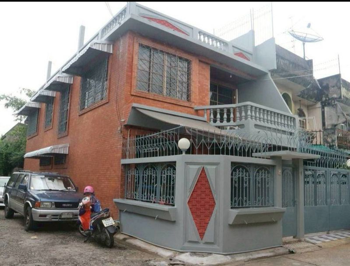 For RentTownhomeBang kae, Phetkasem : 2-story townhouse for rent, Phetkasem Road, Soi 28, Intersection 2 (Soi Prachan)