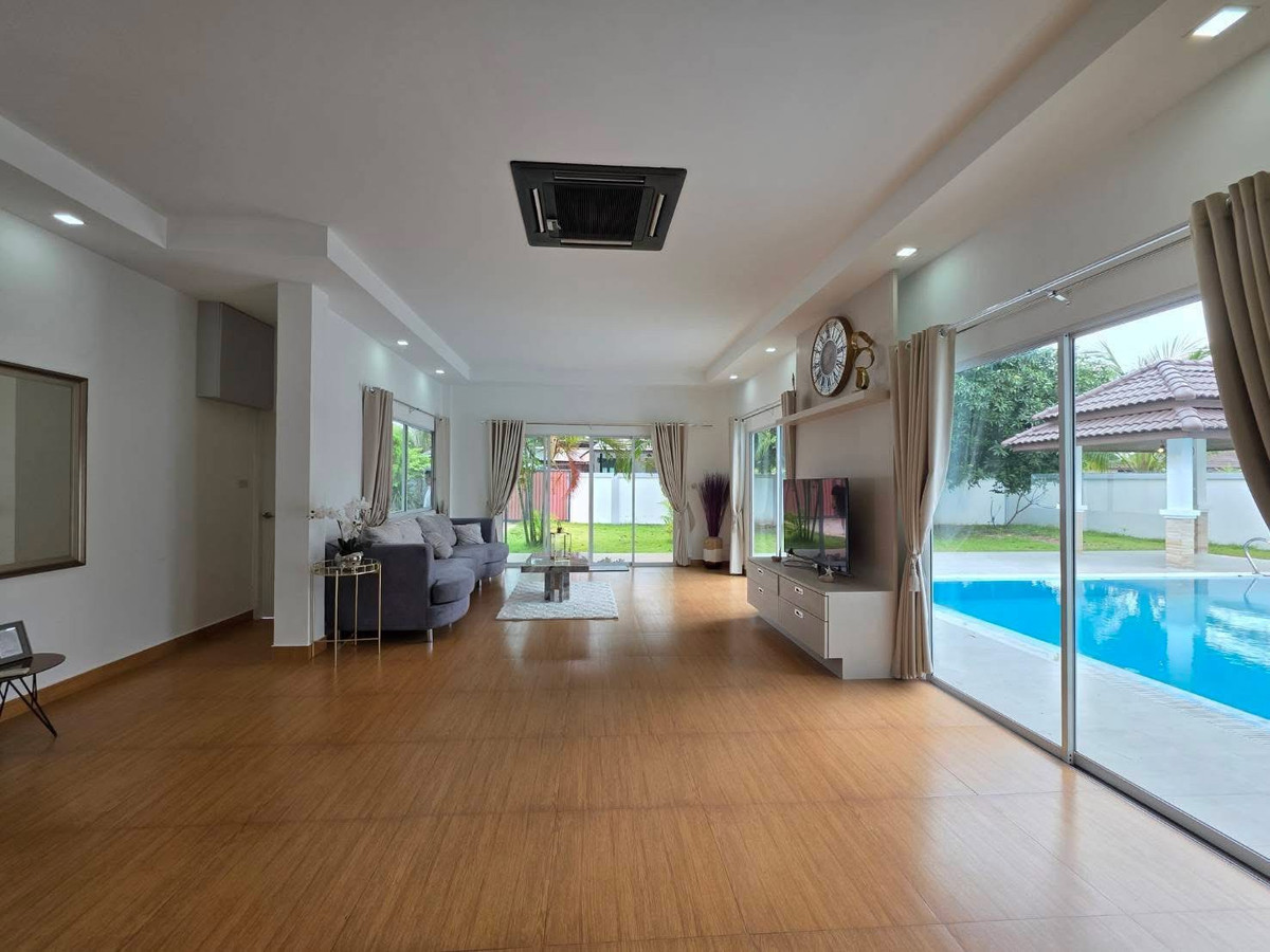 ขายพัทยา บางแสน ชลบุรี สัตหีบ : ขายพูลวิลล่าห้วยใหญ่ มีทั้งหมด 15 หลัง