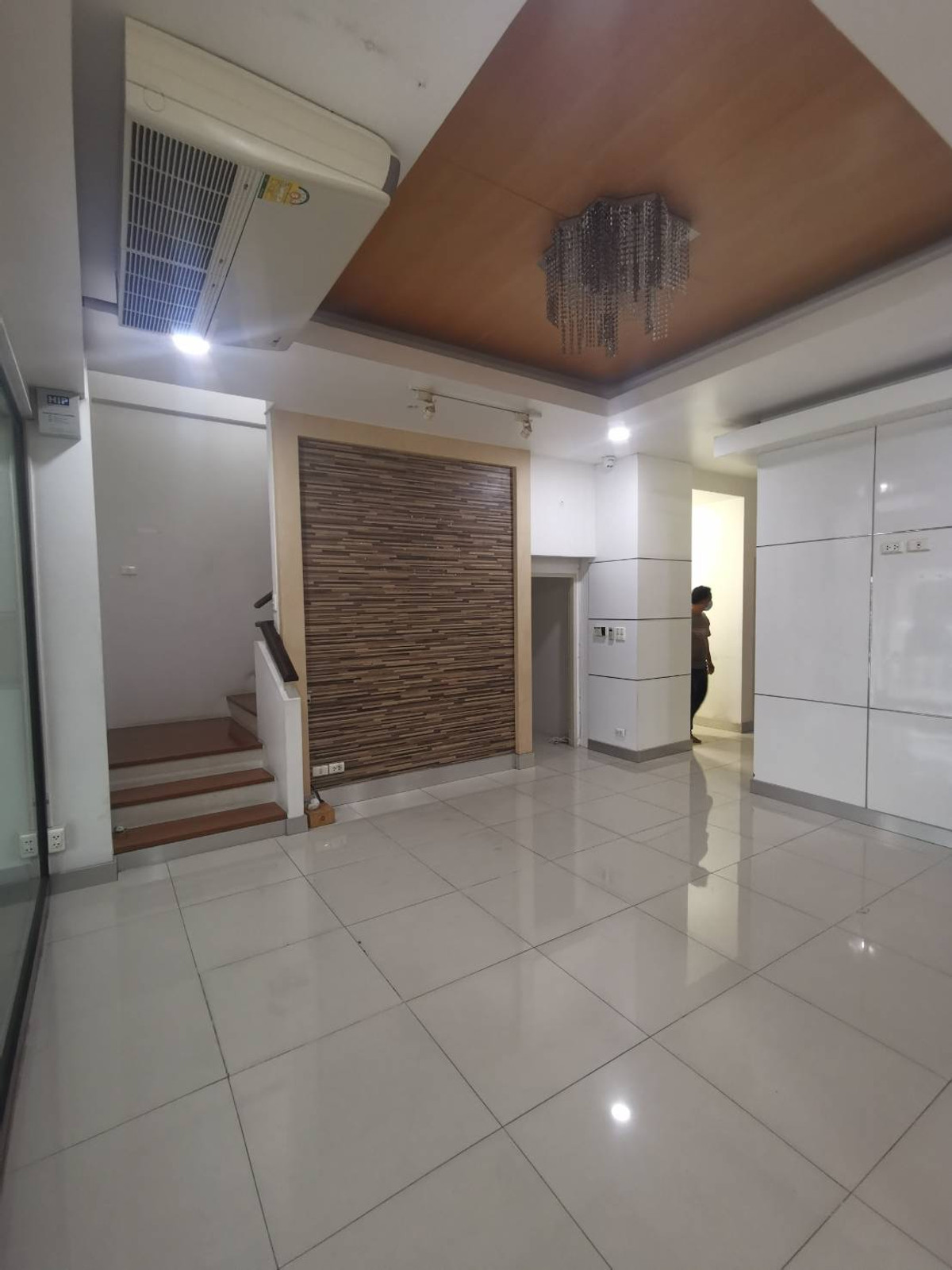 ให้เช่าทาวน์โฮมโชคชัย4 ลาดพร้าว71 : ให้เช่าโฮมออฟฟิศ ม.บ้านกลางเมือง เออร์บาเนี่ยน ลาดพร้าว – วังหิน ใจกลางลาดพร้าว เชื่อมต่อเมือง ใน 5 นาที คุณบี โทร 064-146-6445 (R005 AGBE)