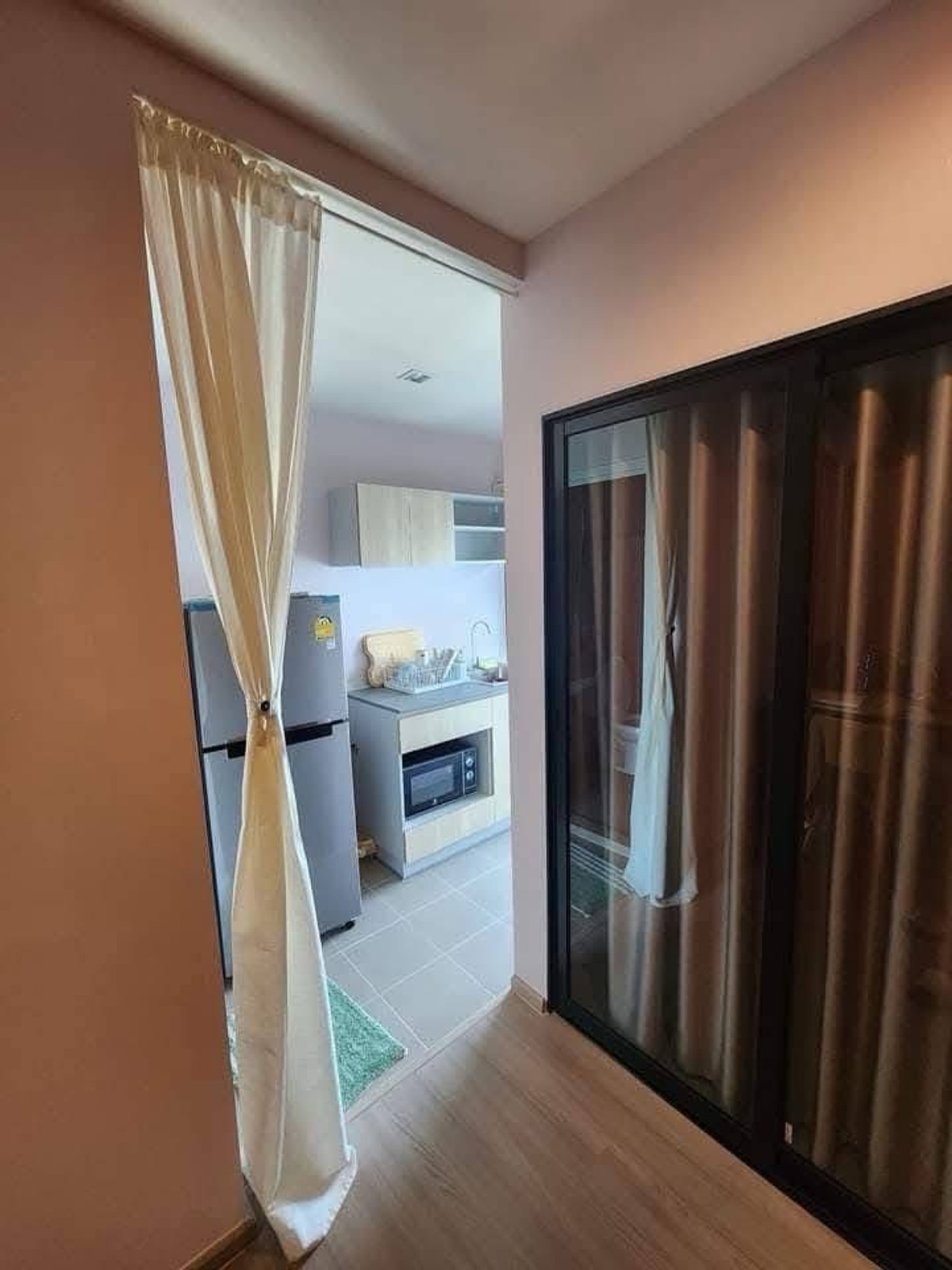 ให้เช่าคอนโดลาดกระบัง สุวรรณภูมิ : #R9722 🎉 230369 ให้เช่าคอนโด Condo Me Onnut-Rama 9  (รหัสเดิม R612)