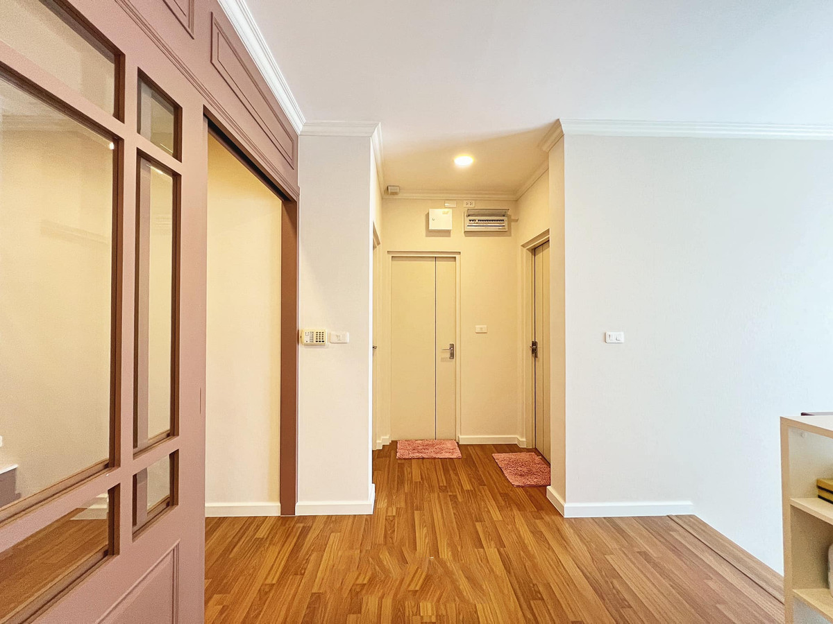 ขายบ้านพระราม 5 ราชพฤกษ์ บางกรวย : บ้านเดี่ยว คาซ่า พรีเมี่ยม ราชพฤกษ์-แจ้งวัฒนะ 55.6 ตร.ว. 3 นอน 3 น้ำ ตกแต่งพร้อมเข้าอยู่ ขายต่ำกว่าทุนที่ซื้อมา!!