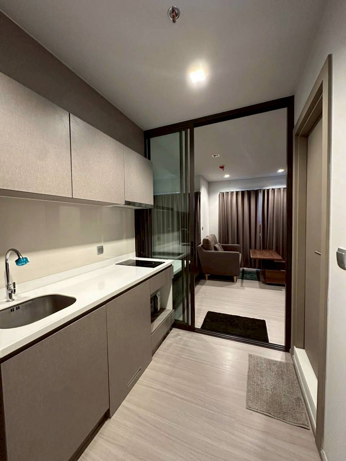 ให้เช่าคอนโดพระราม 9 เพชรบุรีตัดใหม่ RCA : ✅ LAK239 ✅ Line : @p2nproperty