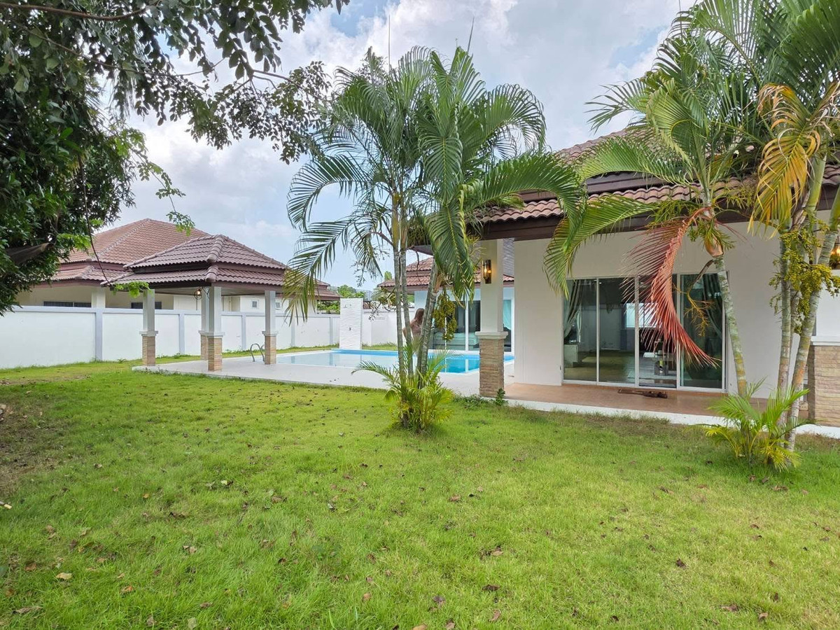 ขายพัทยา บางแสน ชลบุรี สัตหีบ : ขายพูลวิลล่าห้วยใหญ่ มีทั้งหมด 15 หลัง