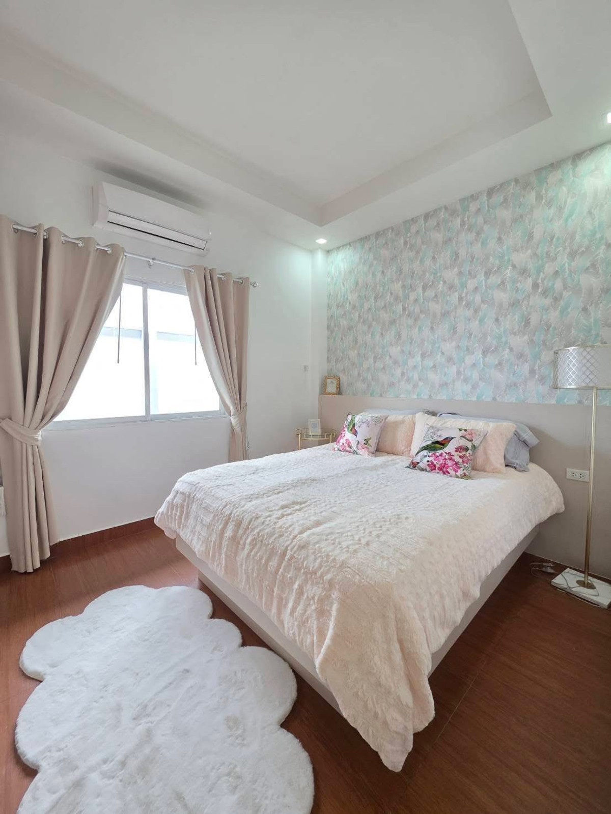 ขายพัทยา บางแสน ชลบุรี สัตหีบ : ขายพูลวิลล่าห้วยใหญ่ มีทั้งหมด 15 หลัง