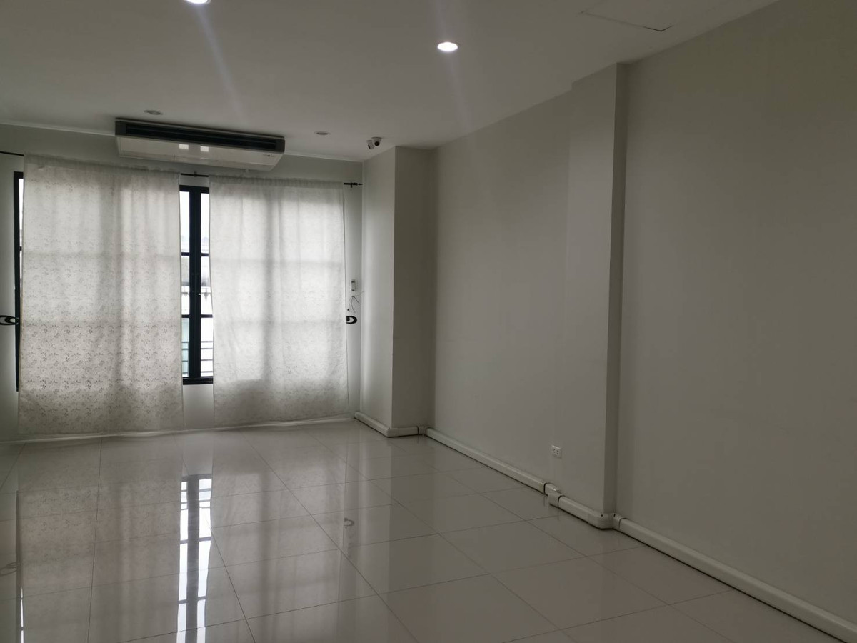 ให้เช่าทาวน์โฮมโชคชัย4 ลาดพร้าว71 : ให้เช่าโฮมออฟฟิศ ม.บ้านกลางเมือง เออร์บาเนี่ยน ลาดพร้าว – วังหิน ใจกลางลาดพร้าว เชื่อมต่อเมือง ใน 5 นาที คุณบี โทร 064-146-6445 (R005 AGBE)