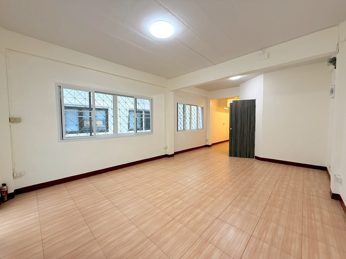 ให้เช่าโฮมออฟฟิศสาทร นราธิวาส : 🌁🎊 ให้เช่าโฮมออฟฟิศ สูง 5 ชั้น หมู่บ้านเซ็นต์หลุยส์ เซ็นเตอร์ ทำเลทองย่านสาทร เดินทางง่าย