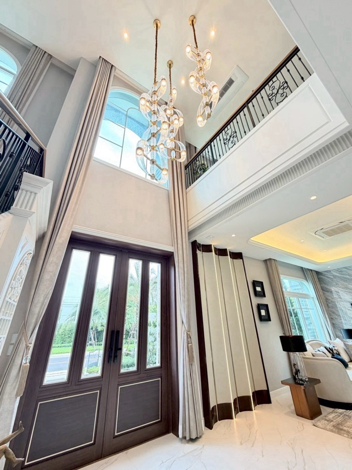 ขายบ้านพระราม 5 ราชพฤกษ์ บางกรวย : ขาย📍คฤหาสน์หรูใหม่ ริมแม่น้ำ 95 ลบ. หน้าคลับเฮาส์ The Grand Riverfront ราชพฤกษ์ - พระราม 5  โครงการเดียวรับรางวัลมาตรฐานโลก LEED Gold 2024