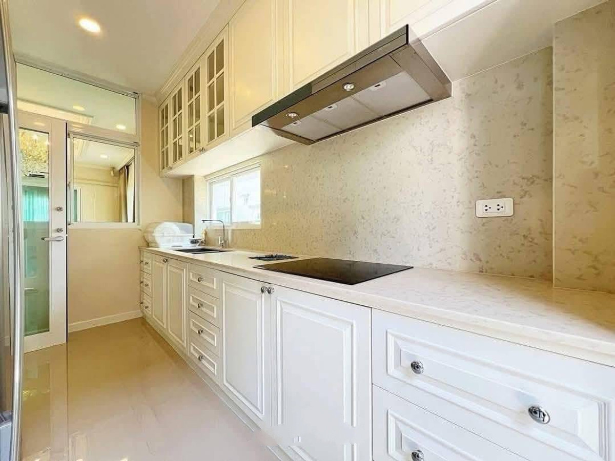 ขายบ้านพระราม 5 ราชพฤกษ์ บางกรวย : บ้านเดี่ยว คาซ่า พรีเมี่ยม ราชพฤกษ์-แจ้งวัฒนะ 55.6 ตร.ว. 3 นอน 3 น้ำ ตกแต่งพร้อมเข้าอยู่ ขายต่ำกว่าทุนที่ซื้อมา!!