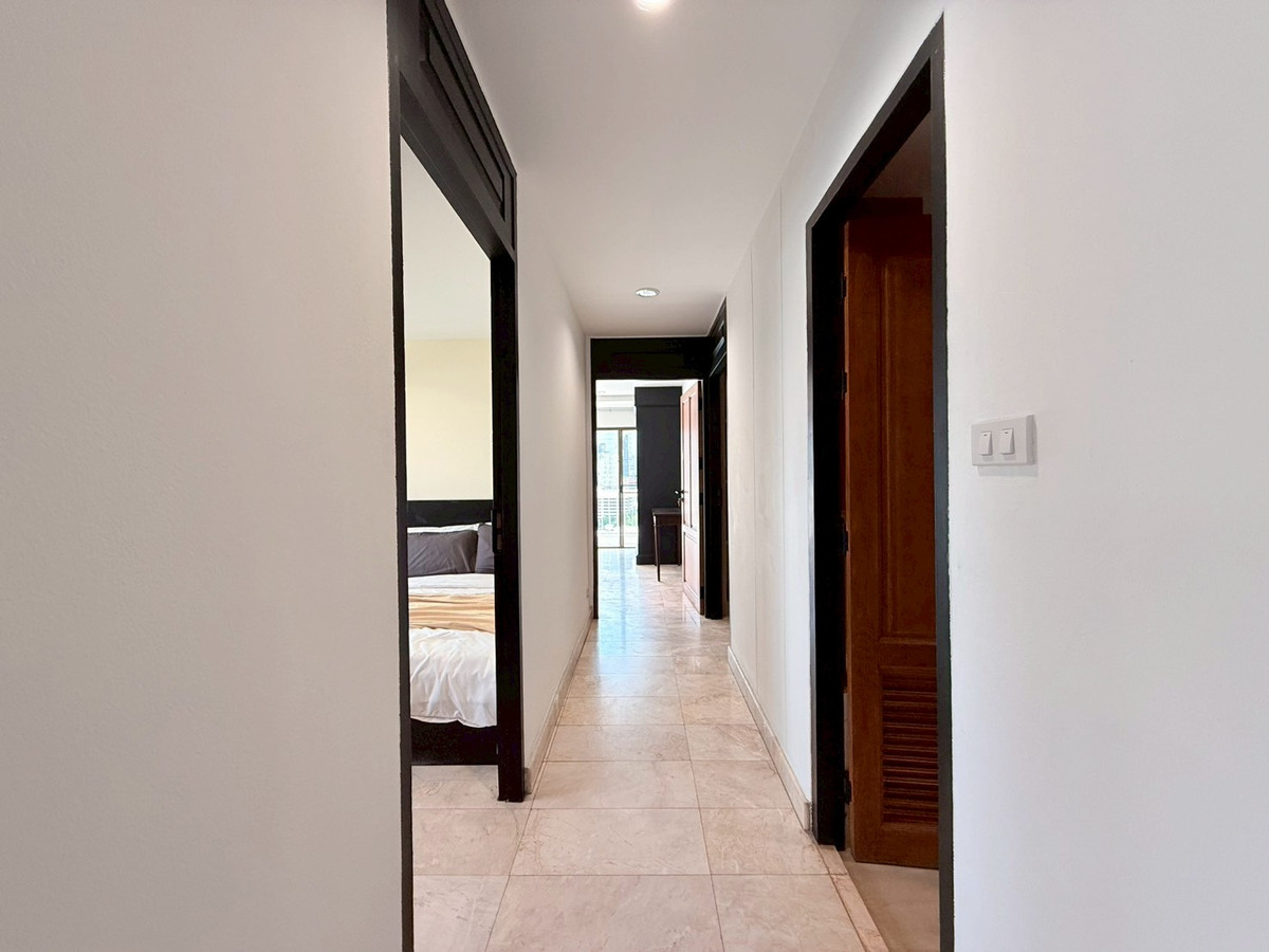 For RentCondoSukhumvit, Asoke, Thonglor : 🌁🎊 Ruamjai Heights, Sukhumvit 15 Condo for rent, newly renovated, super modern, 3 bedrooms, in the heart of Sukhumvit 