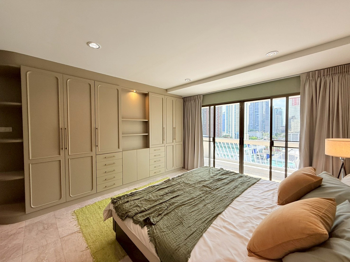 For RentCondoSukhumvit, Asoke, Thonglor : 🌁🎊 Ruamjai Heights, Sukhumvit 15 Condo for rent, newly renovated, super modern, 3 bedrooms, in the heart of Sukhumvit 