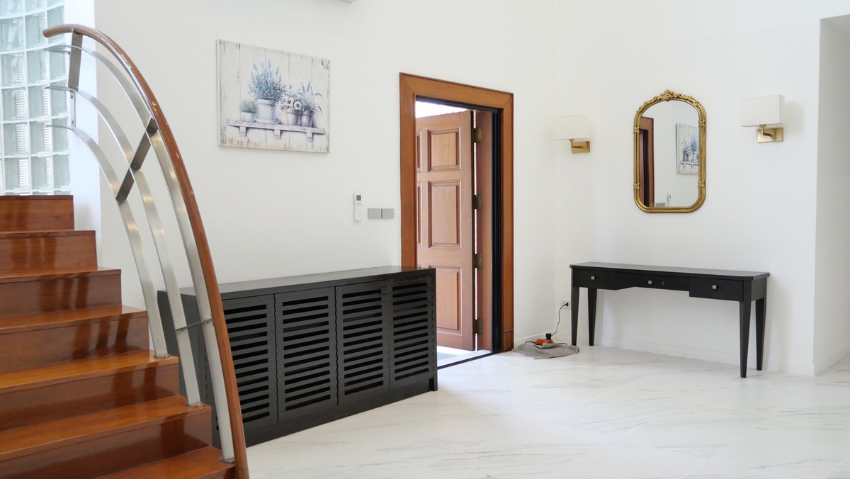 For RentHouseOnnut, Udomsuk : Single house for rent in Pridi area with swimming pool. Move in immediately, fully furnished, near St Andrews International School Bangkok 🏫