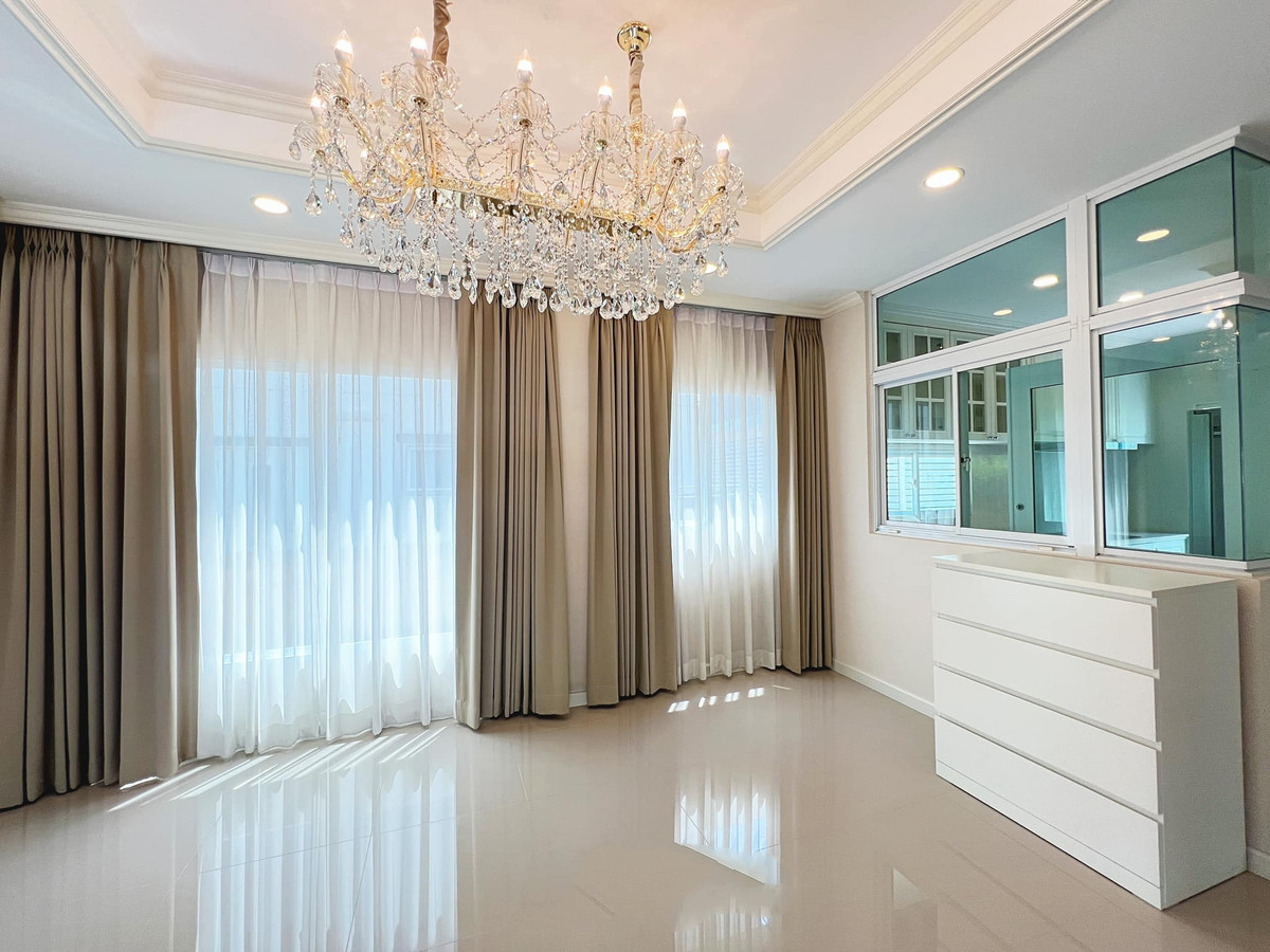 ขายบ้านพระราม 5 ราชพฤกษ์ บางกรวย : บ้านเดี่ยว คาซ่า พรีเมี่ยม ราชพฤกษ์-แจ้งวัฒนะ 55.6 ตร.ว. 3 นอน 3 น้ำ ตกแต่งพร้อมเข้าอยู่ ขายต่ำกว่าทุนที่ซื้อมา!!