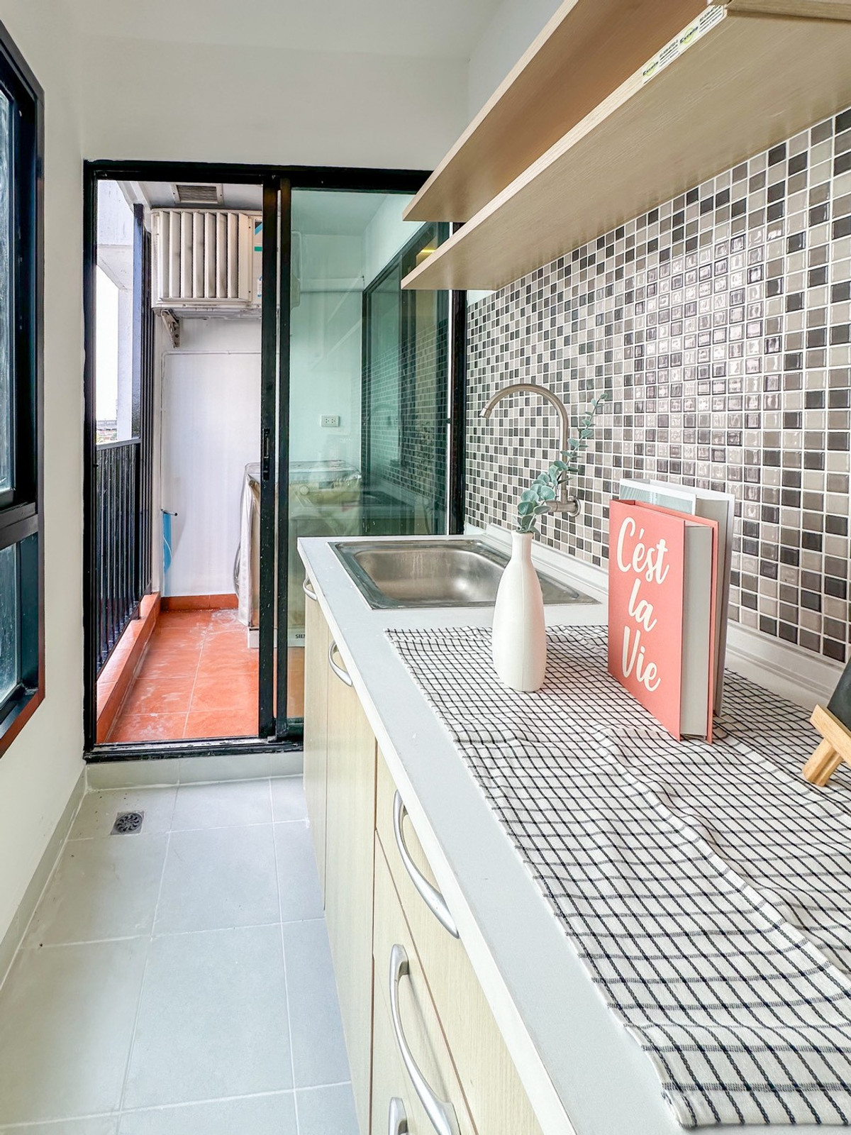 For SaleCondoVipawadee, Don Mueang, Lak Si : 🔥 Ready to move in! Condo for sale Regent Home 15 Chaengwattana 🏢 6th floor, fully furnished, new furniture, good price!!