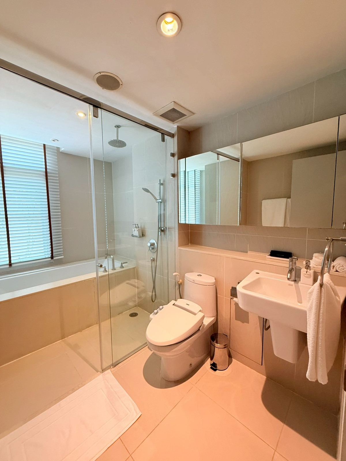 For RentCondoSukhumvit, Asoke, Thonglor : 🐈✨ 2 bedrooms Pet Friendly Condo for rent Thonglor area 