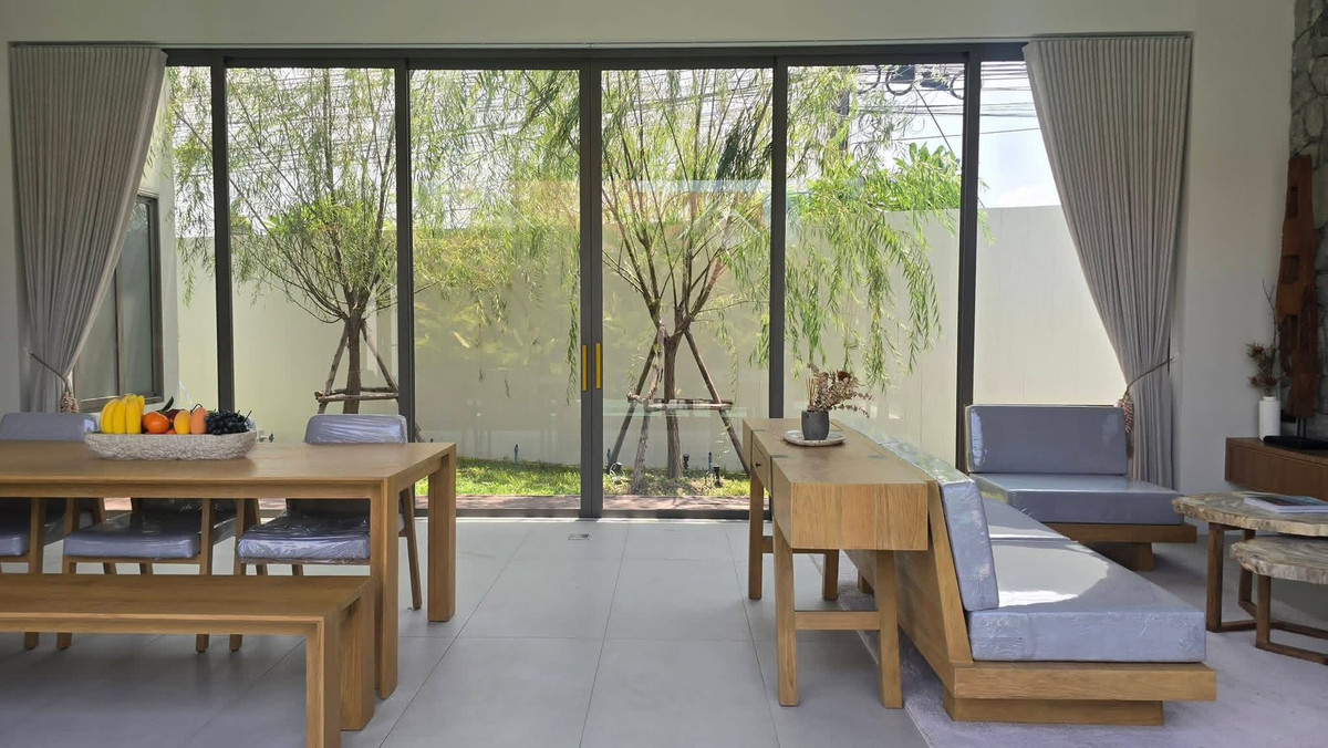 ขายพัทยา บางแสน ชลบุรี สัตหีบ : พลูวิลล่า พร้อมที่ดิน นอกโครงการ / 4 ห้องนอน (ขาย), Pool villa with Land outside of a housing project / 4 Bedrooms (FOR SALE) AM095