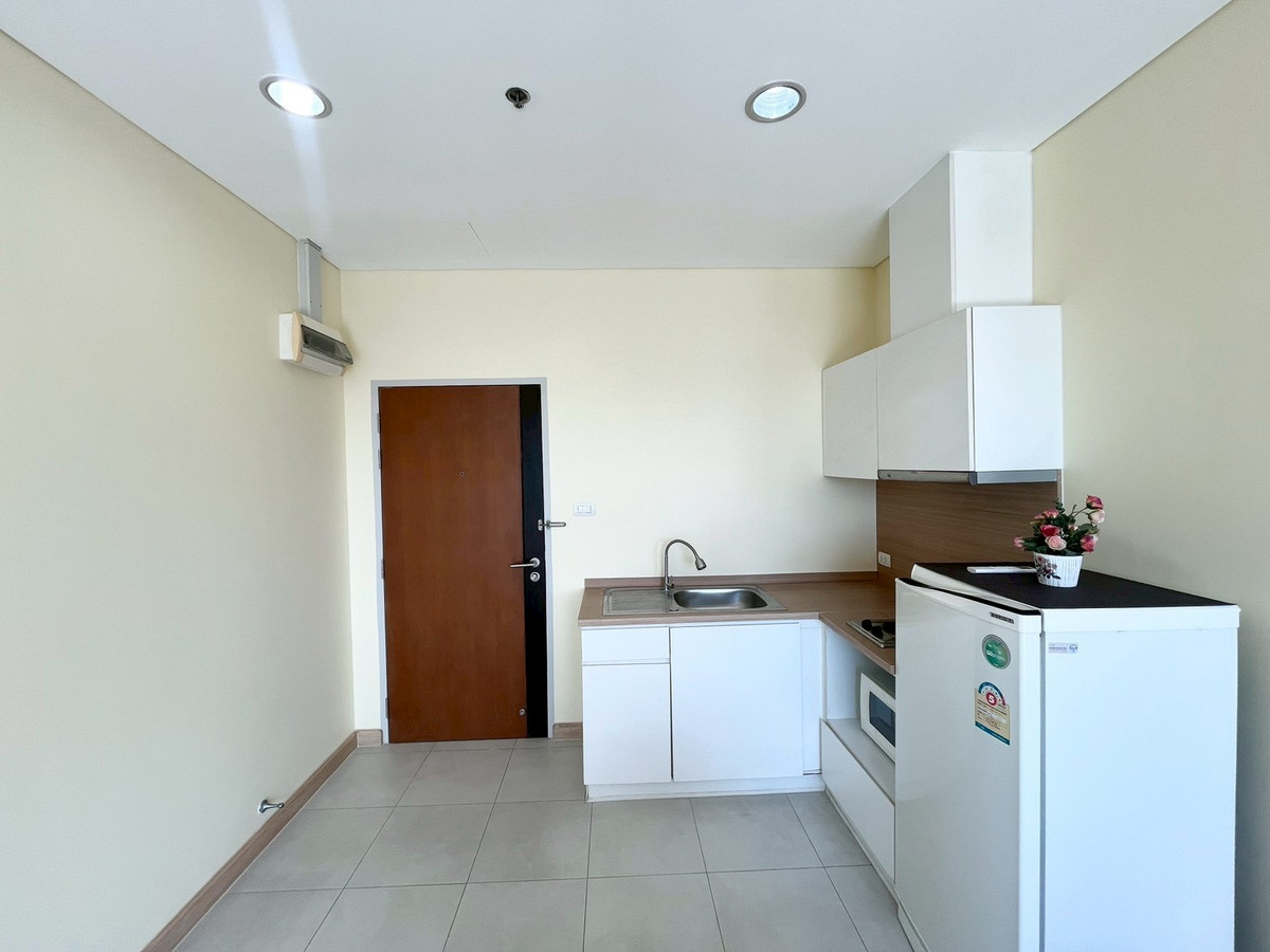 For SaleCondoSapankwai,Jatujak : [For Sale] Intro Phahol-Pradipat – Spacious 37.6 sqm. Studio on 14th Floor with Unblocked View