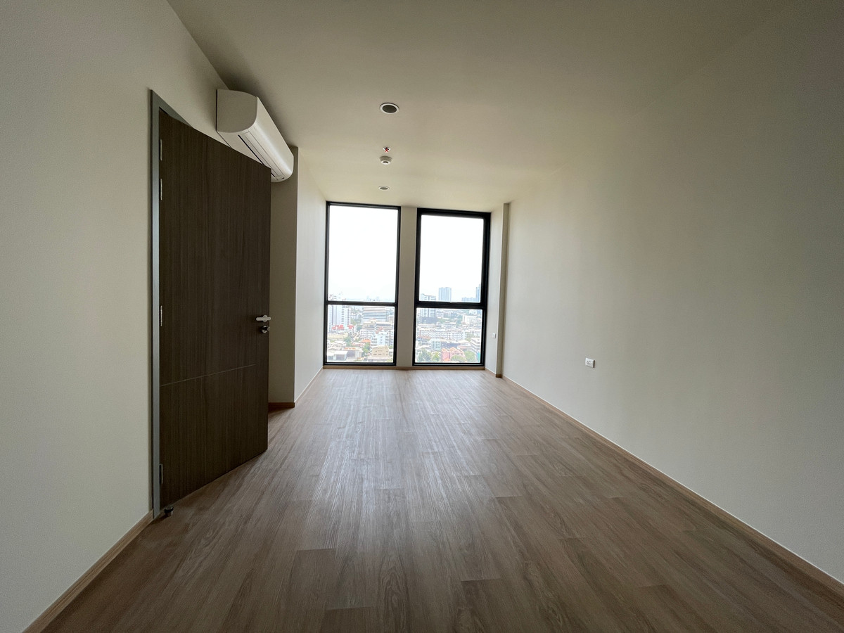For SaleCondoSathorn, Narathiwat : [RARE UNIT] The Issara Sathorn 1BR Plus, 20th floor, north view, Market Place & Yen Akat @Chan-Sathorn Road Great value functions, 1 bedroom + 1 multi-purpose room, area 37.17 sq m, good high floor. Open city view on Nang Linchi-Rama 4 side.
