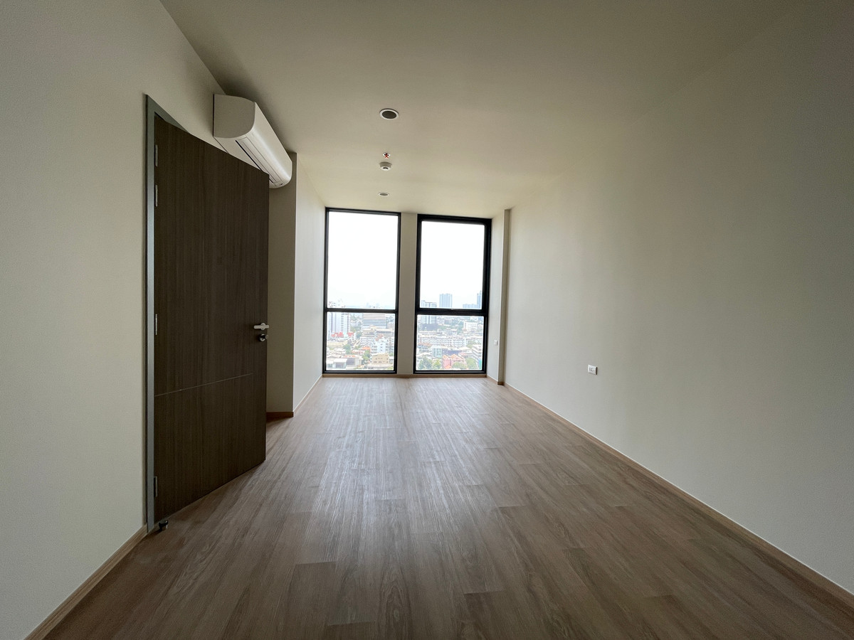 For SaleCondoSathorn, Narathiwat : [RARE UNIT] The Issara Sathorn 1BR Plus, 20th floor, north view, Market Place & Yen Akat @Chan-Sathorn Road Great value functions, 1 bedroom + 1 multi-purpose room, area 37.17 sq m, good high floor. Open city view on Nang Linchi-Rama 4 side.