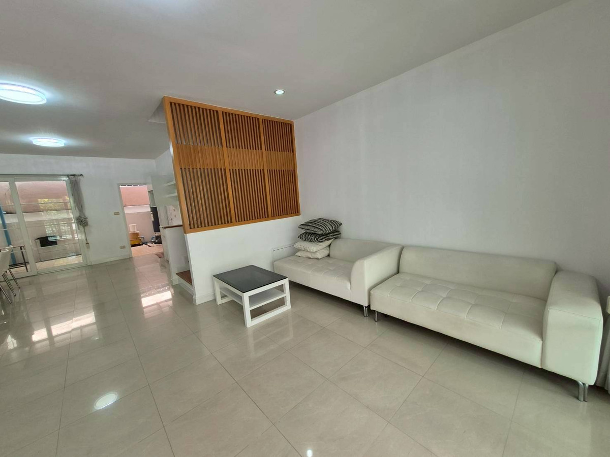 For RentTownhomeThaphra, Talat Phlu, Wutthakat : For rent, 3-story townhome, 3 bedrooms, 3 bathrooms, newly renovated, fully furnished, ready to move in, near BTS Bang Wa.