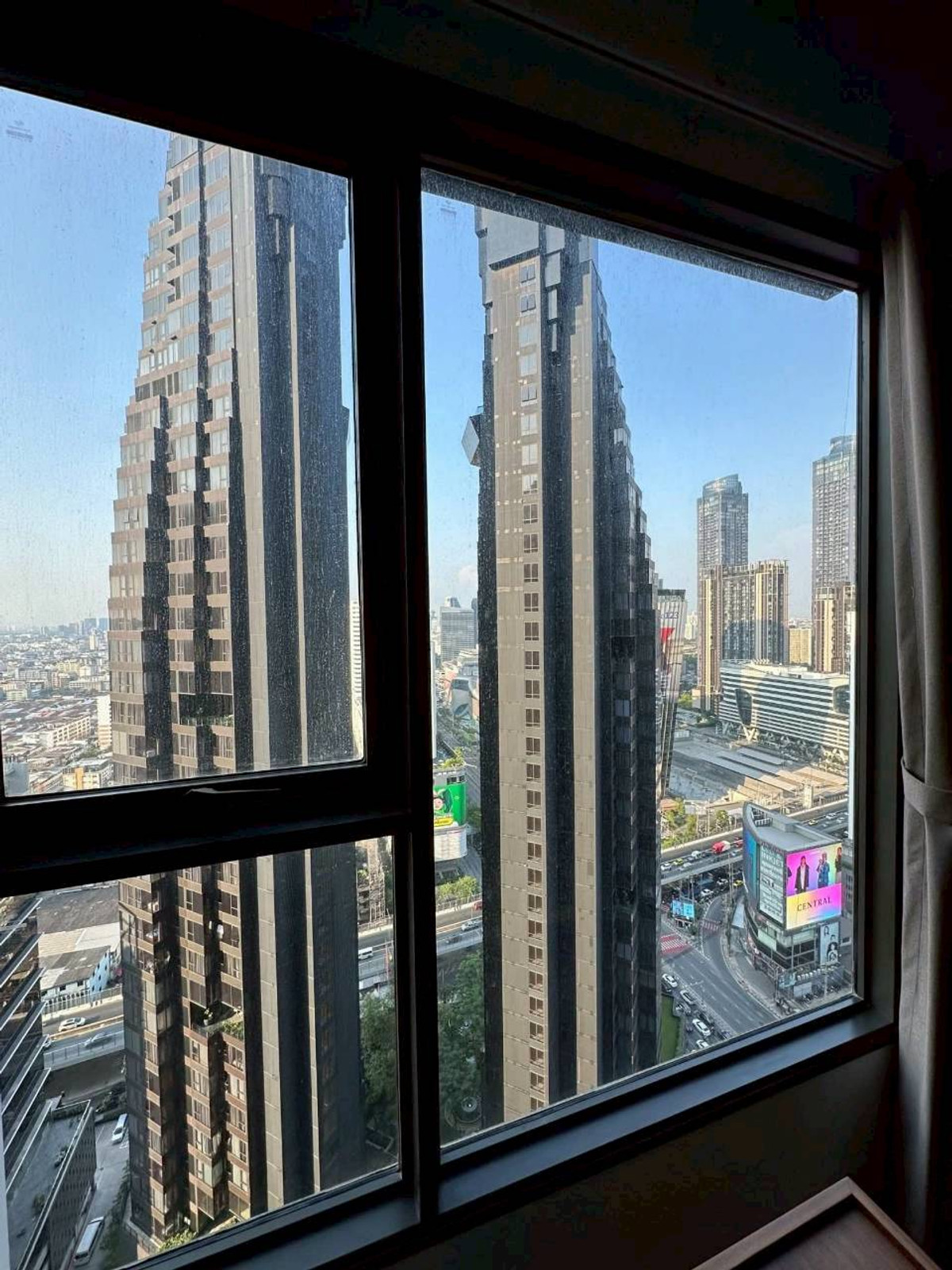 ให้เช่าคอนโดพระราม 9 เพชรบุรีตัดใหม่ RCA : ✅ LAK239 ✅ Line : @p2nproperty