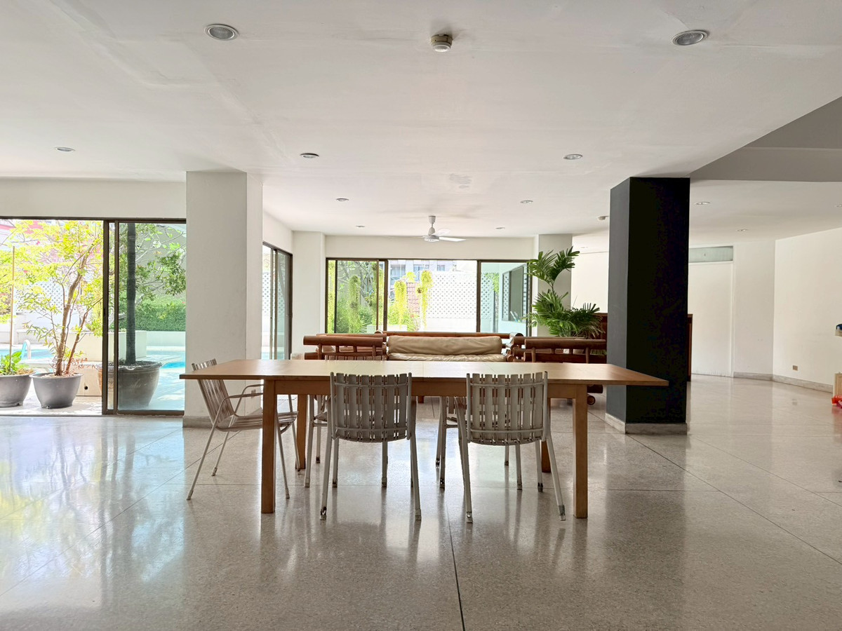 For RentCondoSukhumvit, Asoke, Thonglor : 🌁🎊 Ruamjai Heights, Sukhumvit 15 Condo for rent, newly renovated, super modern, 3 bedrooms, in the heart of Sukhumvit 