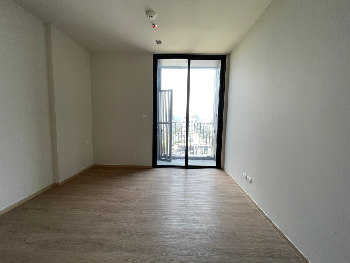 For SaleCondoSathorn, Narathiwat : [RARE UNIT] The Issara Sathorn 1BR Plus, 20th floor, north view, Market Place & Yen Akat @Chan-Sathorn Road Great value functions, 1 bedroom + 1 multi-purpose room, area 37.17 sq m, good high floor. Open city view on Nang Linchi-Rama 4 side.