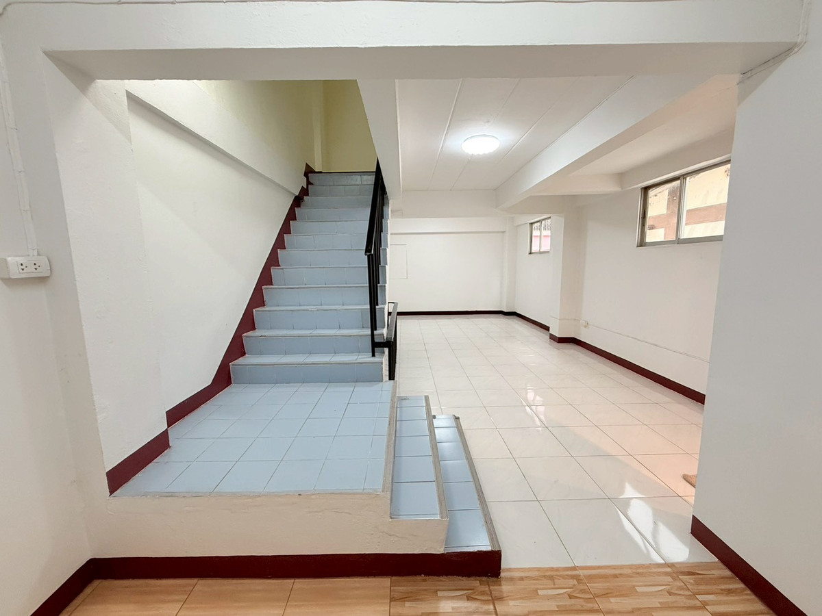 ให้เช่าโฮมออฟฟิศสาทร นราธิวาส : 🌁🎊 ให้เช่าโฮมออฟฟิศ สูง 5 ชั้น หมู่บ้านเซ็นต์หลุยส์ เซ็นเตอร์ ทำเลทองย่านสาทร เดินทางง่าย