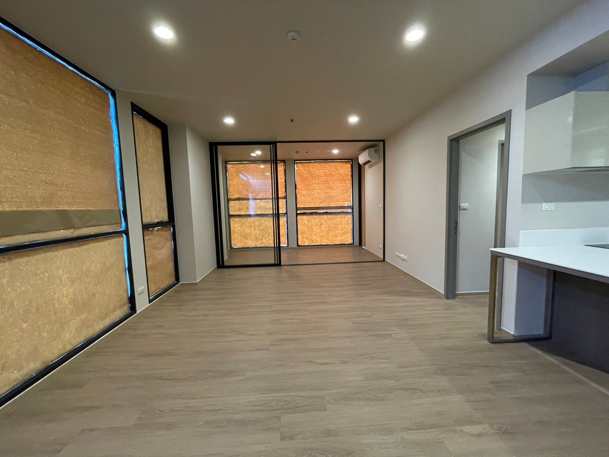 For SaleCondoSathorn, Narathiwat : [RARE CORNER UNIT] The Issara Sathorn 2BR Plus corner room, river view - Bang Kachao. Single house function @Chan-Sathorn Road Amazingly spacious area of ​​89.54 sq m., 26th floor, southeast direction, receives cool breezes, takes in the view of the Chao 