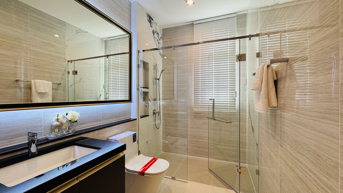 ขายบ้านพระราม 5 ราชพฤกษ์ บางกรวย : ขาย📍คฤหาสน์หรูใหม่ ริมแม่น้ำ 95 ลบ. หน้าคลับเฮาส์ The Grand Riverfront ราชพฤกษ์ - พระราม 5  โครงการเดียวรับรางวัลมาตรฐานโลก LEED Gold 2024