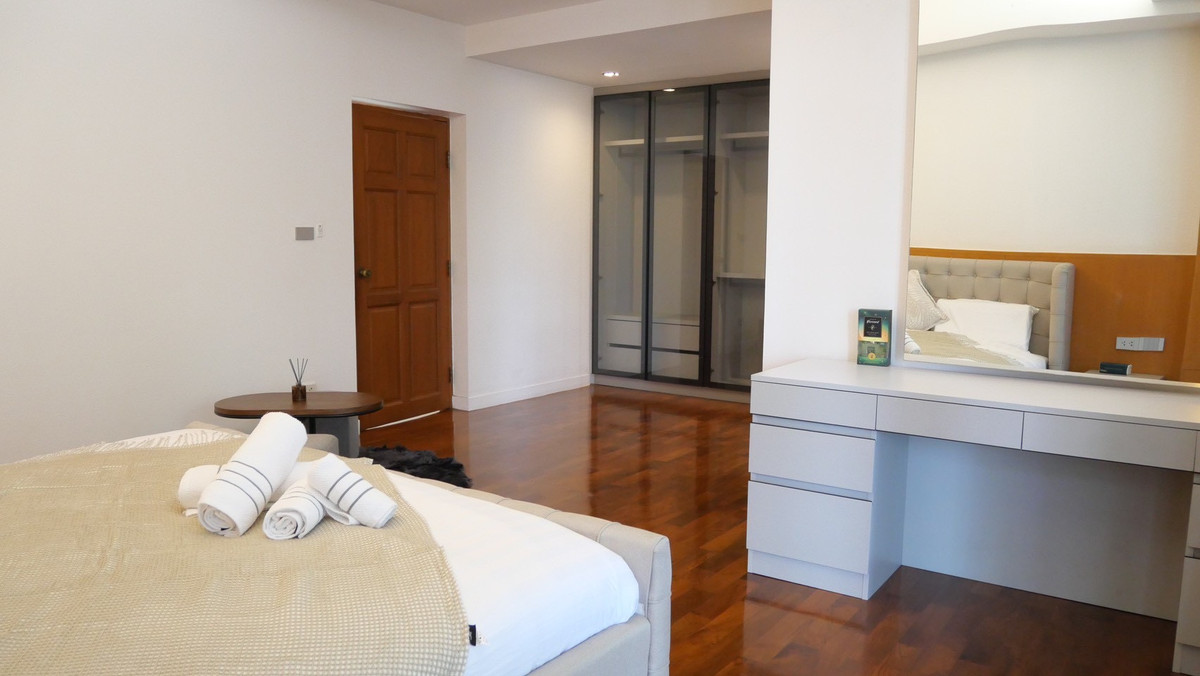 For RentHouseOnnut, Udomsuk : Single house for rent in Pridi area with swimming pool. Move in immediately, fully furnished, near St Andrews International School Bangkok 🏫