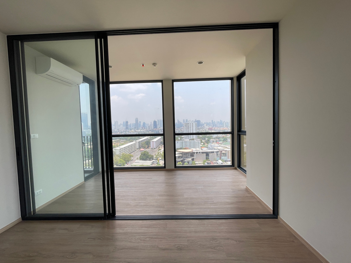 For SaleCondoSathorn, Narathiwat : [RARE UNIT] The Issara Sathorn 1BR Plus, 20th floor, north view, Market Place & Yen Akat @Chan-Sathorn Road Great value functions, 1 bedroom + 1 multi-purpose room, area 37.17 sq m, good high floor. Open city view on Nang Linchi-Rama 4 side.