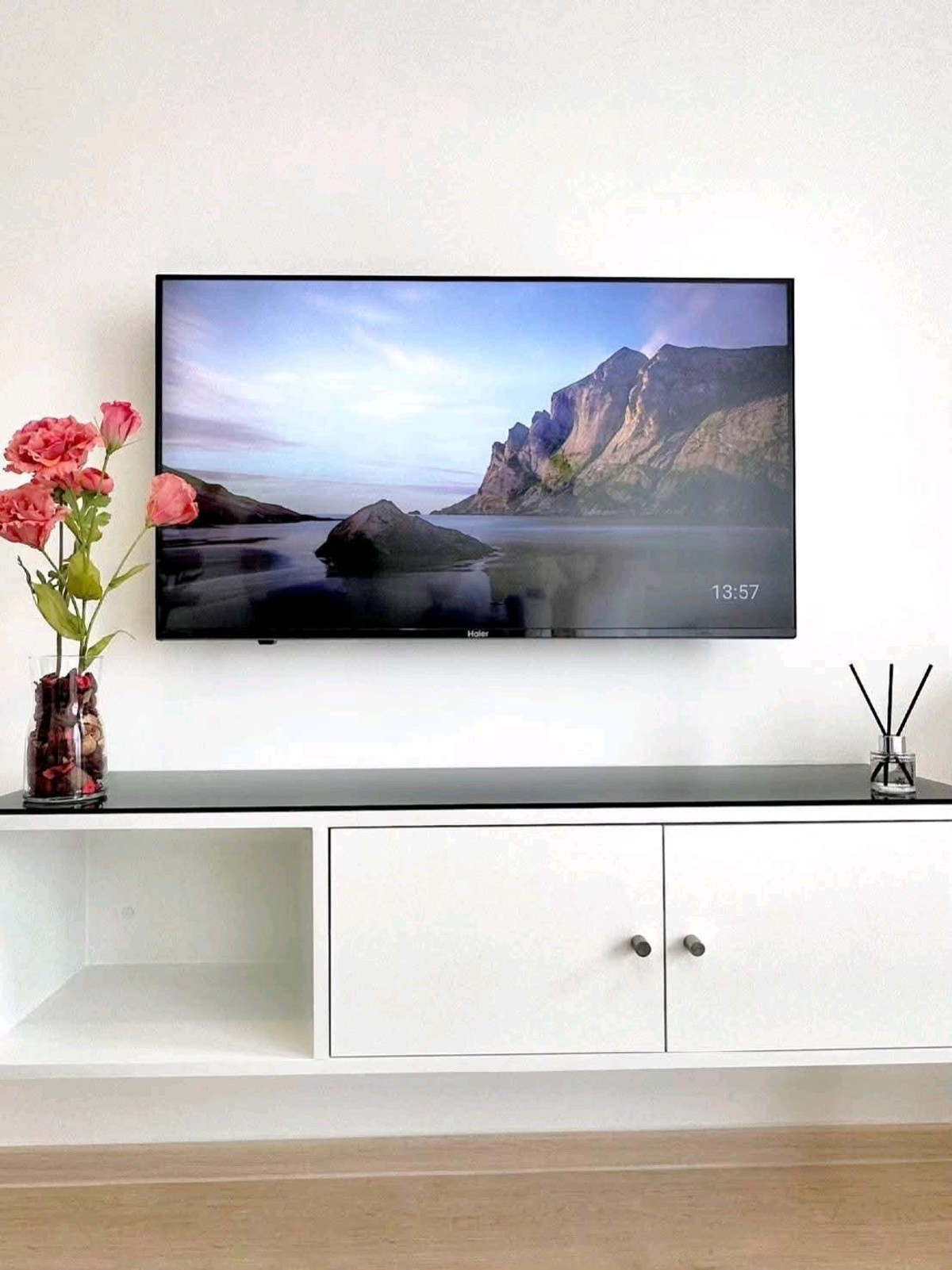 For RentCondoPattanakan, Srinakarin : 🚆✨ Next to BTS Hua Mak, 0 meters, walk down from the condo to the station! Room available, ready to move in immediately 😘😘