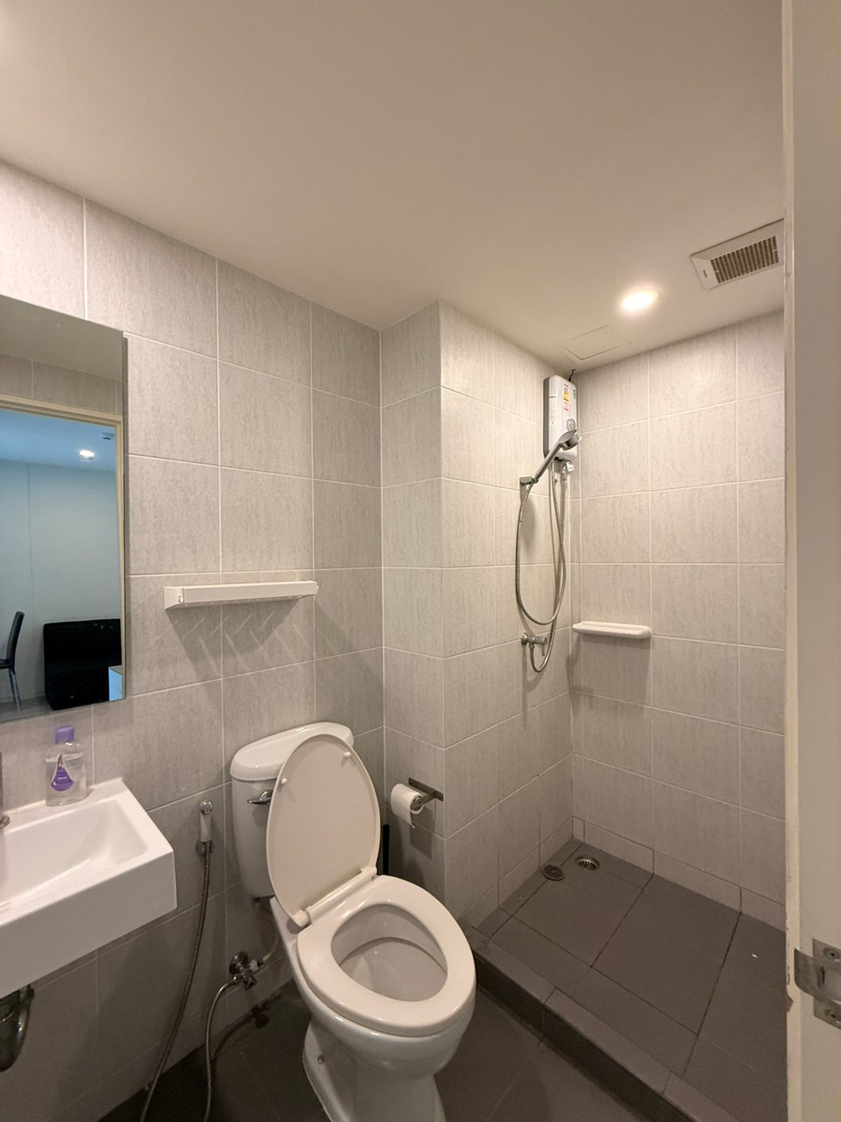 ให้เช่าคอนโดลาดกระบัง สุวรรณภูมิ : ให้เช่า I Condo Green Space ลาดกระบัง ห้องสวย พร้อมเครื่องใช้ไฟฟ้าเฟอร์นิเจอร์ครบ