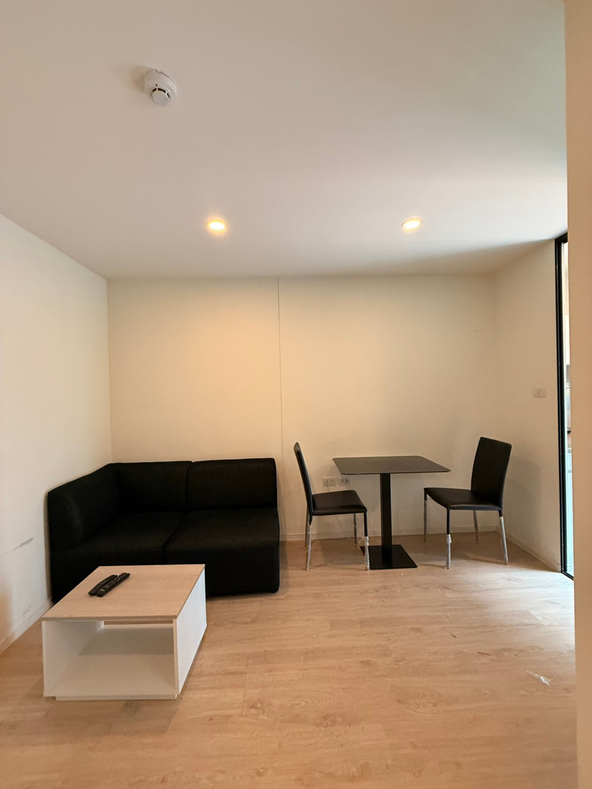 ให้เช่าคอนโดลาดกระบัง สุวรรณภูมิ : ให้เช่า I Condo Green Space ลาดกระบัง ห้องสวย พร้อมเครื่องใช้ไฟฟ้าเฟอร์นิเจอร์ครบ