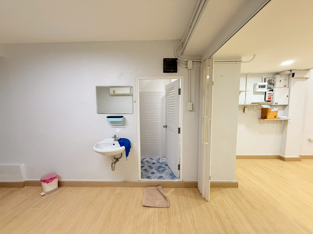 ให้เช่าโฮมออฟฟิศสาทร นราธิวาส : 🌁🎊 ให้เช่าโฮมออฟฟิศ สูง 5 ชั้น หมู่บ้านเซ็นต์หลุยส์ เซ็นเตอร์ ทำเลทองย่านสาทร เดินทางง่าย