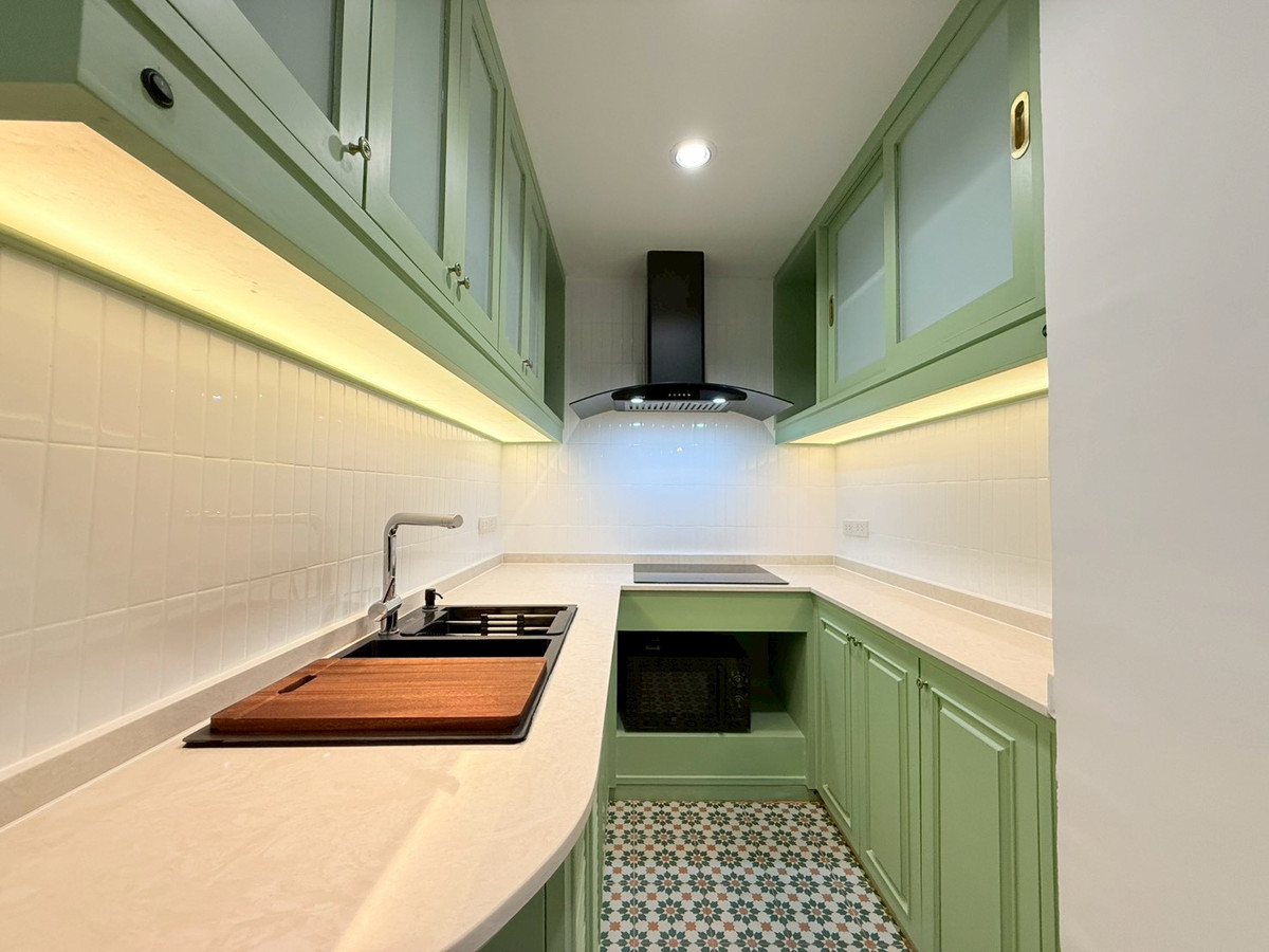 For RentCondoSukhumvit, Asoke, Thonglor : 🌁🎊 Ruamjai Heights, Sukhumvit 15 Condo for rent, newly renovated, super modern, 3 bedrooms, in the heart of Sukhumvit 