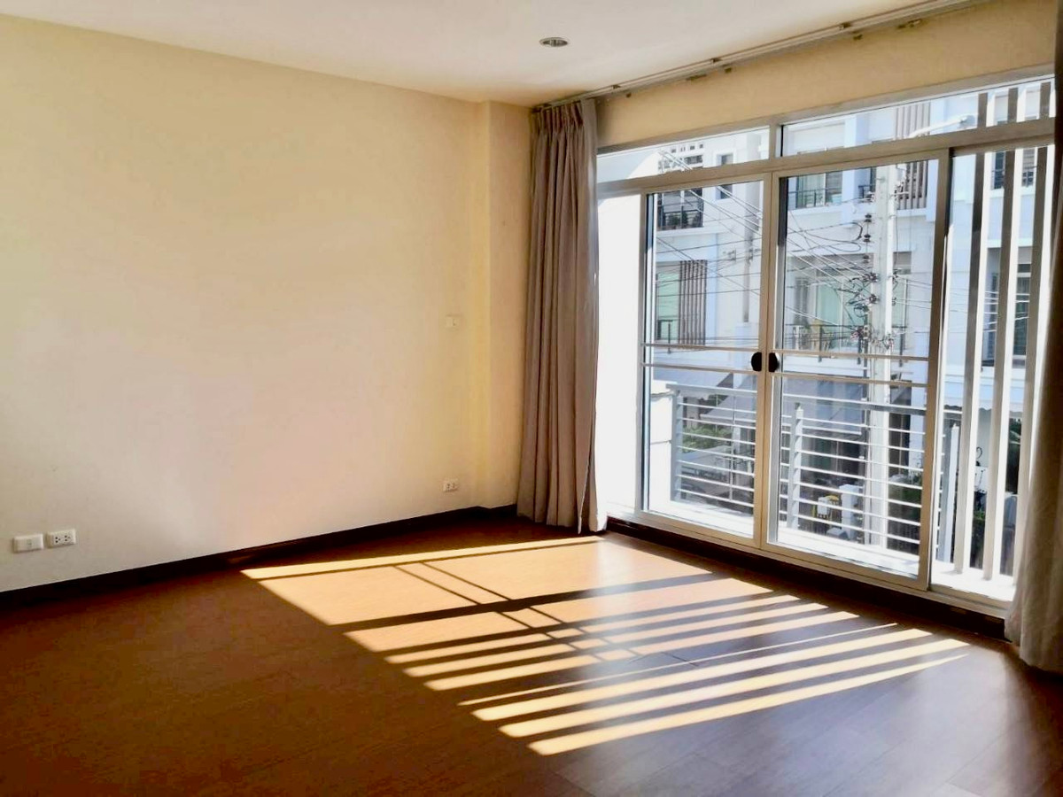 For SaleTownhomePattanakan, Srinakarin : Baan Klang Muang Baan Klang Muang Urbanion Srinakarin / 3 Bedrooms (FOR SALE) GNG038